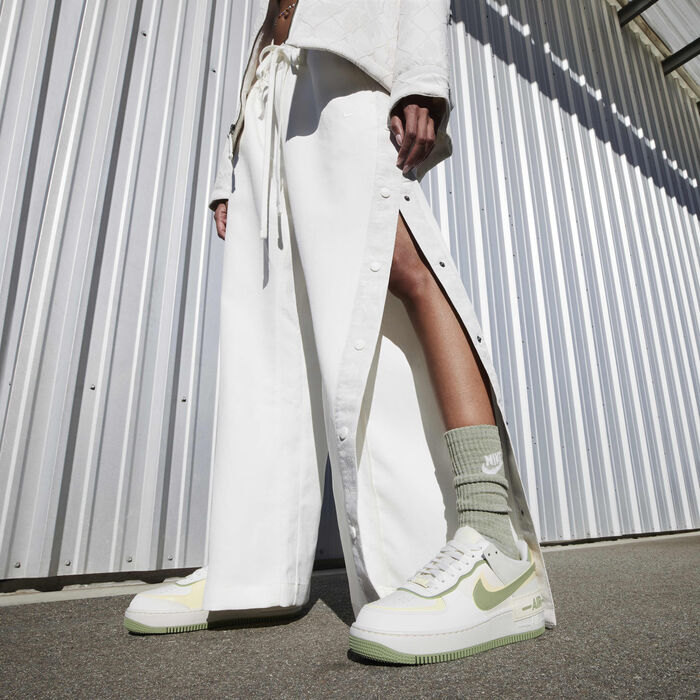 Nike Women's Air Force 1 Shadow Shoes Ivory image number 1