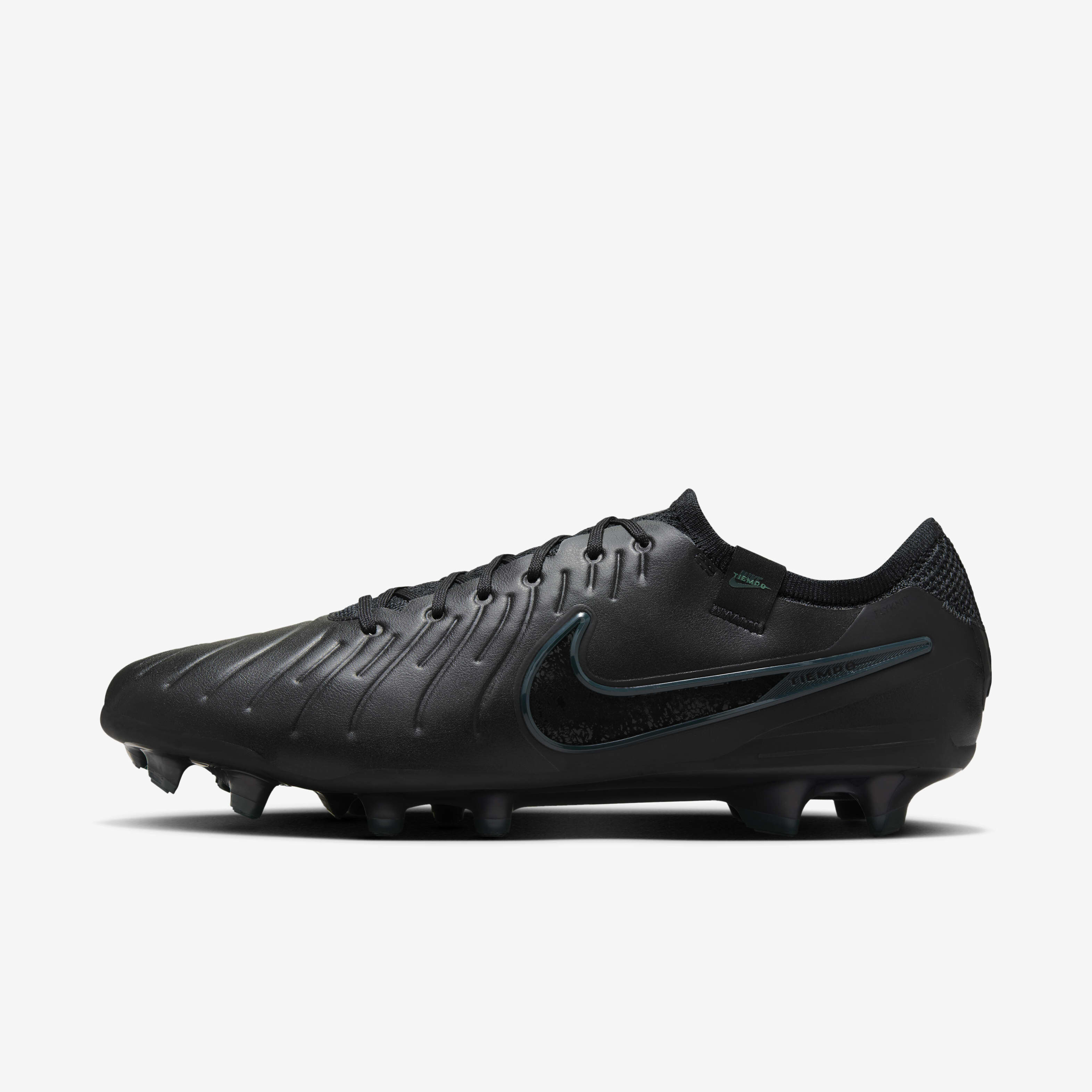 Soccer shoes nike tiempo hot sale