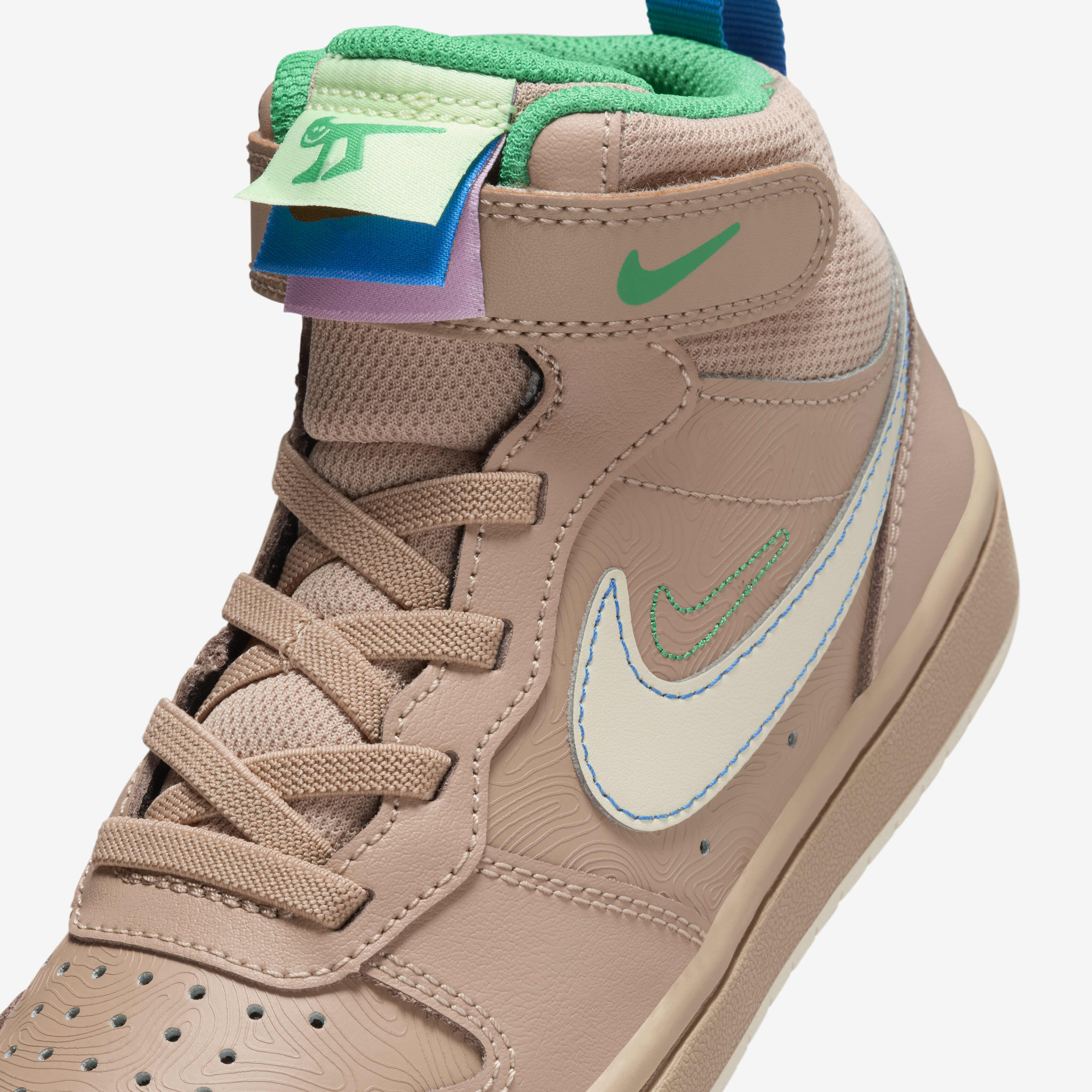 Kids Court Borough Mid 2 SE Shoes Beige Nike in Kuwait SSS
