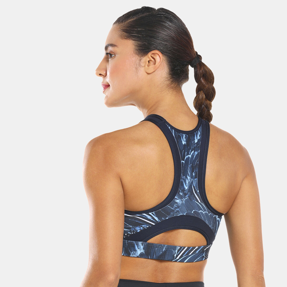 Buy Nike Women s Swoosh Feather Curve Sports Bra Blue in Kuwait SSS