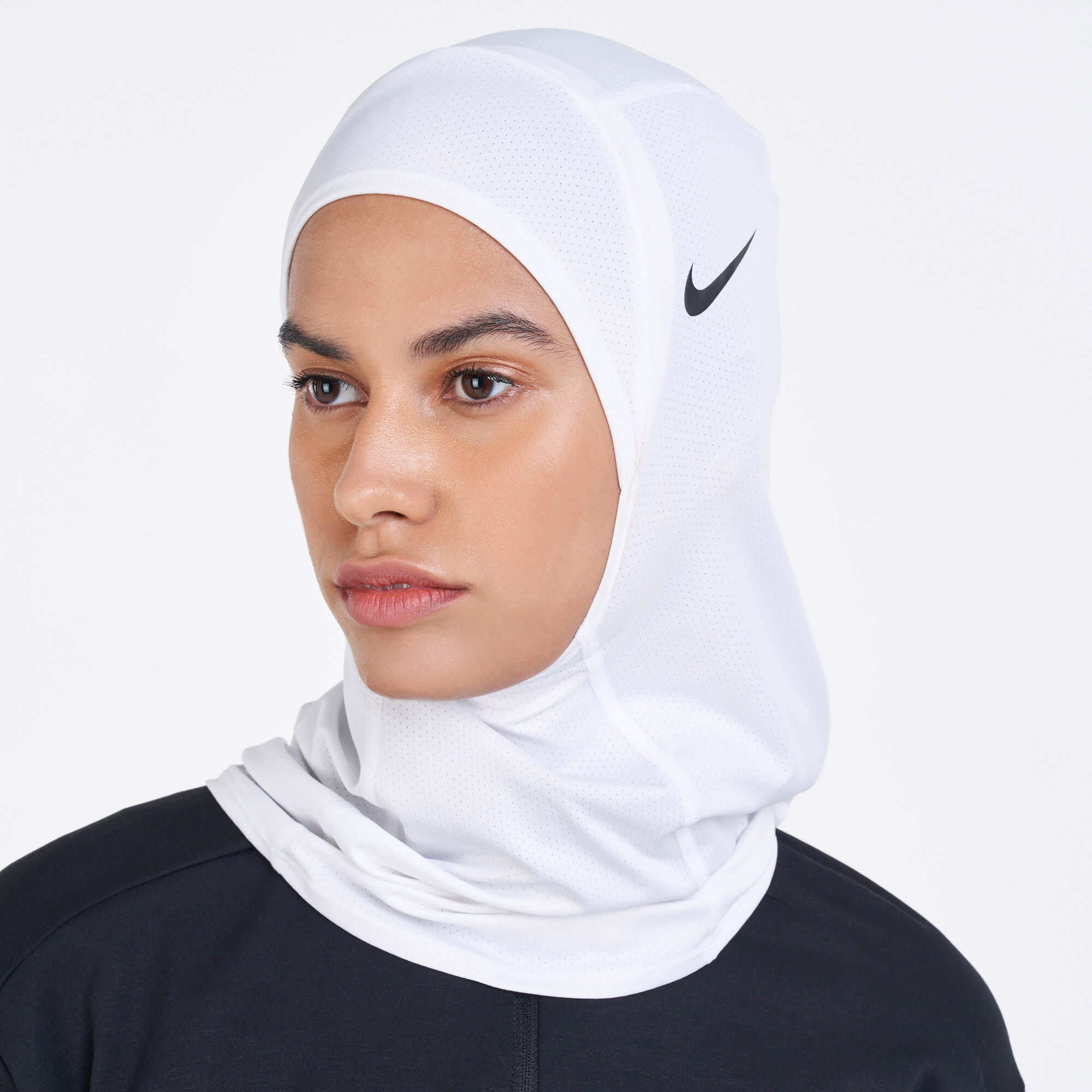 Buy Nike Women s Pro 2.0 Hijab White in Kuwait SSS