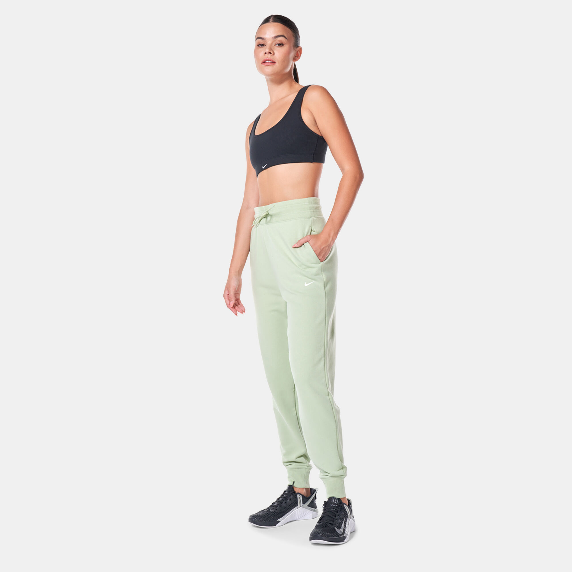 Women's dri-fit cropped training sweatpants new arrivals