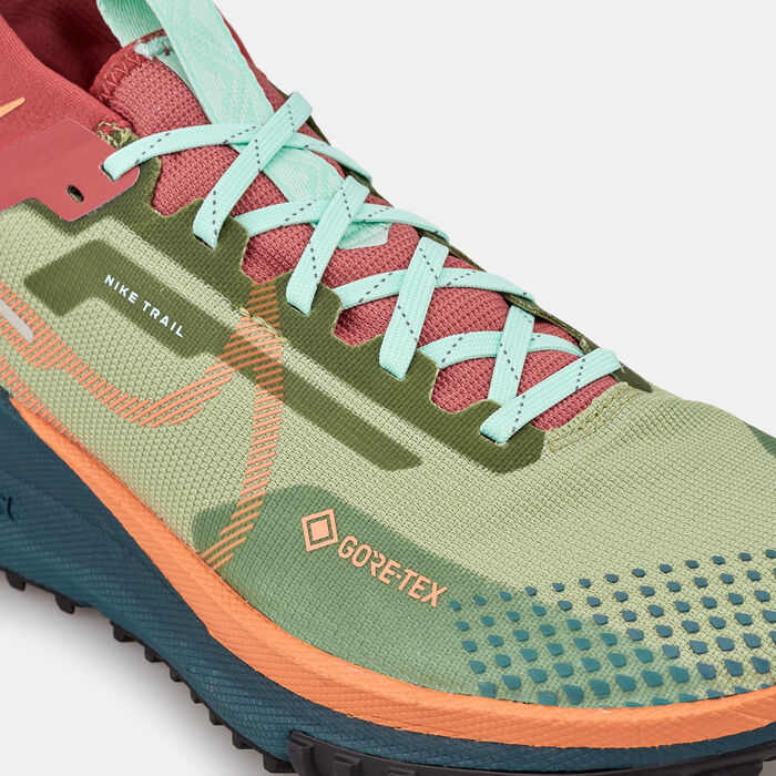 Nike Women's Pegasus Trail 4 GORE-TEX Shoe Green image number 4