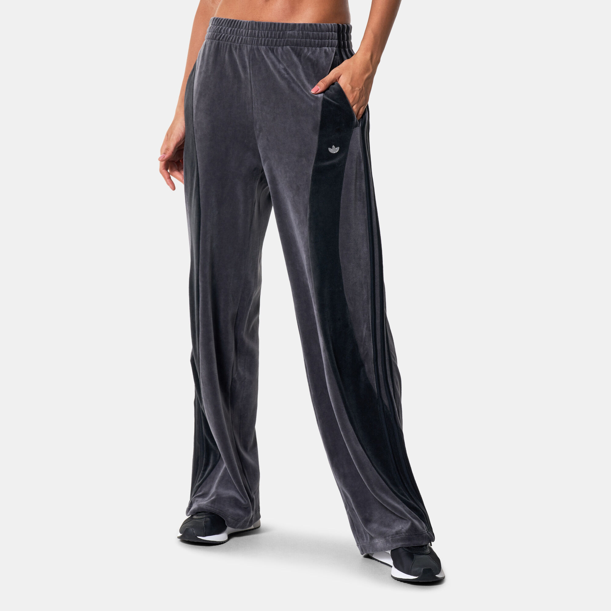 Velour joggers best sale adidas