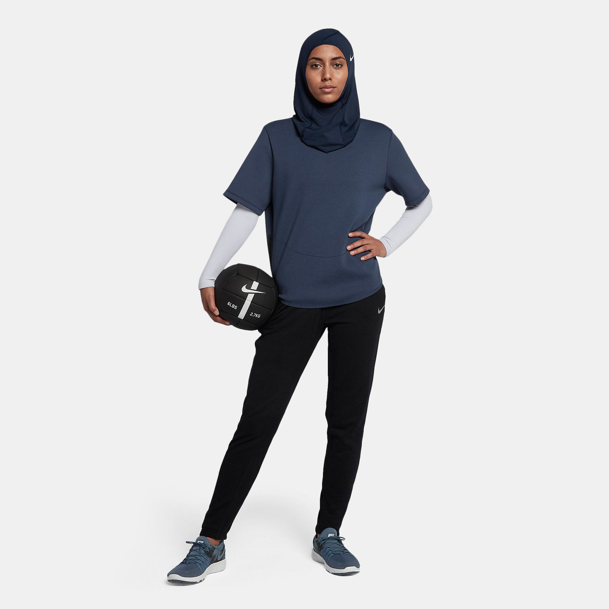 Мусульманский спортивный. Nike 2017 хиджаб. Хиджаб для бега найк. Nike ACG хиджаб. Nike Pro Hijab.