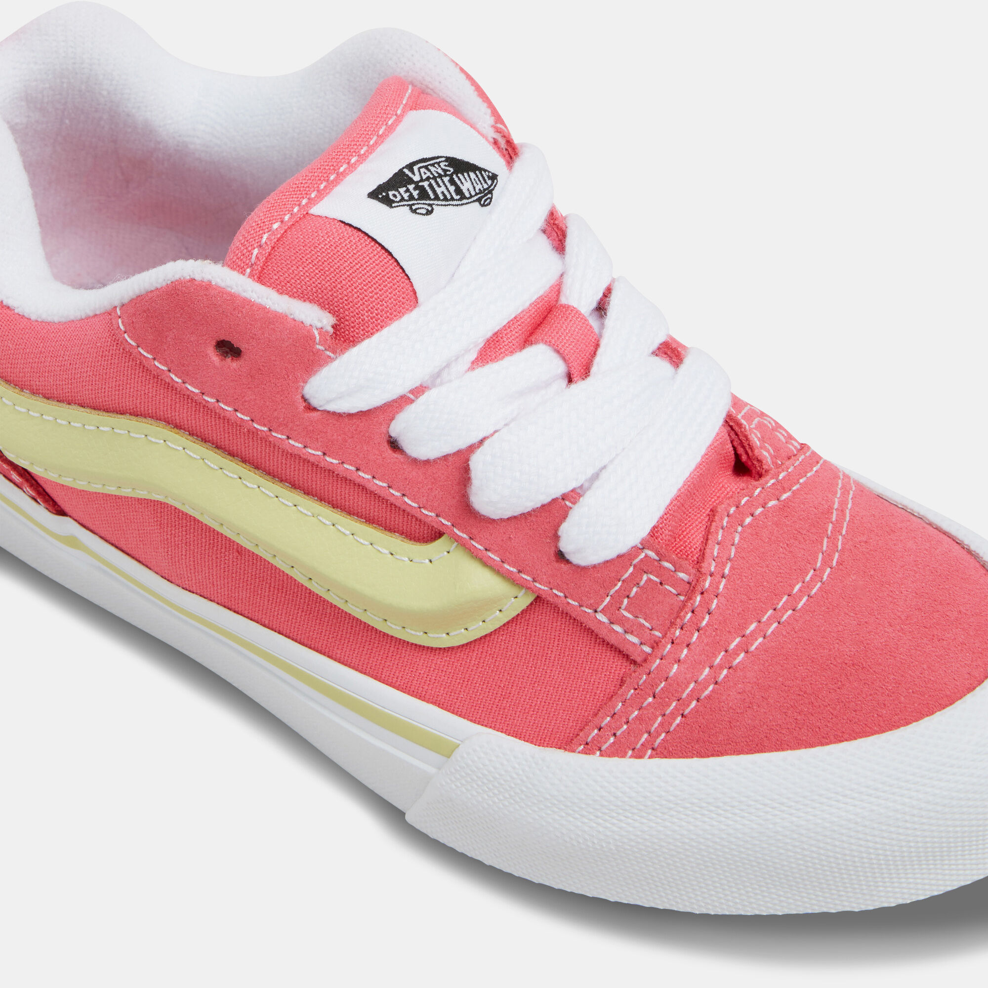 Boys pink vans store