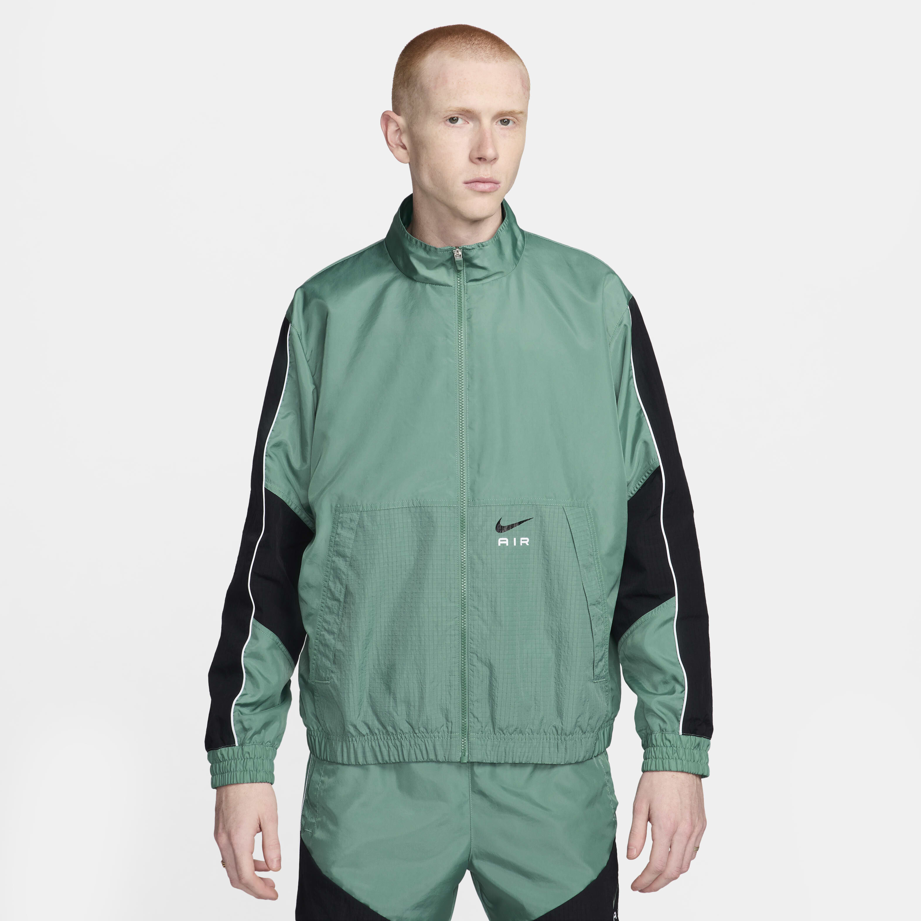 Nike tracksuit loose fit deals