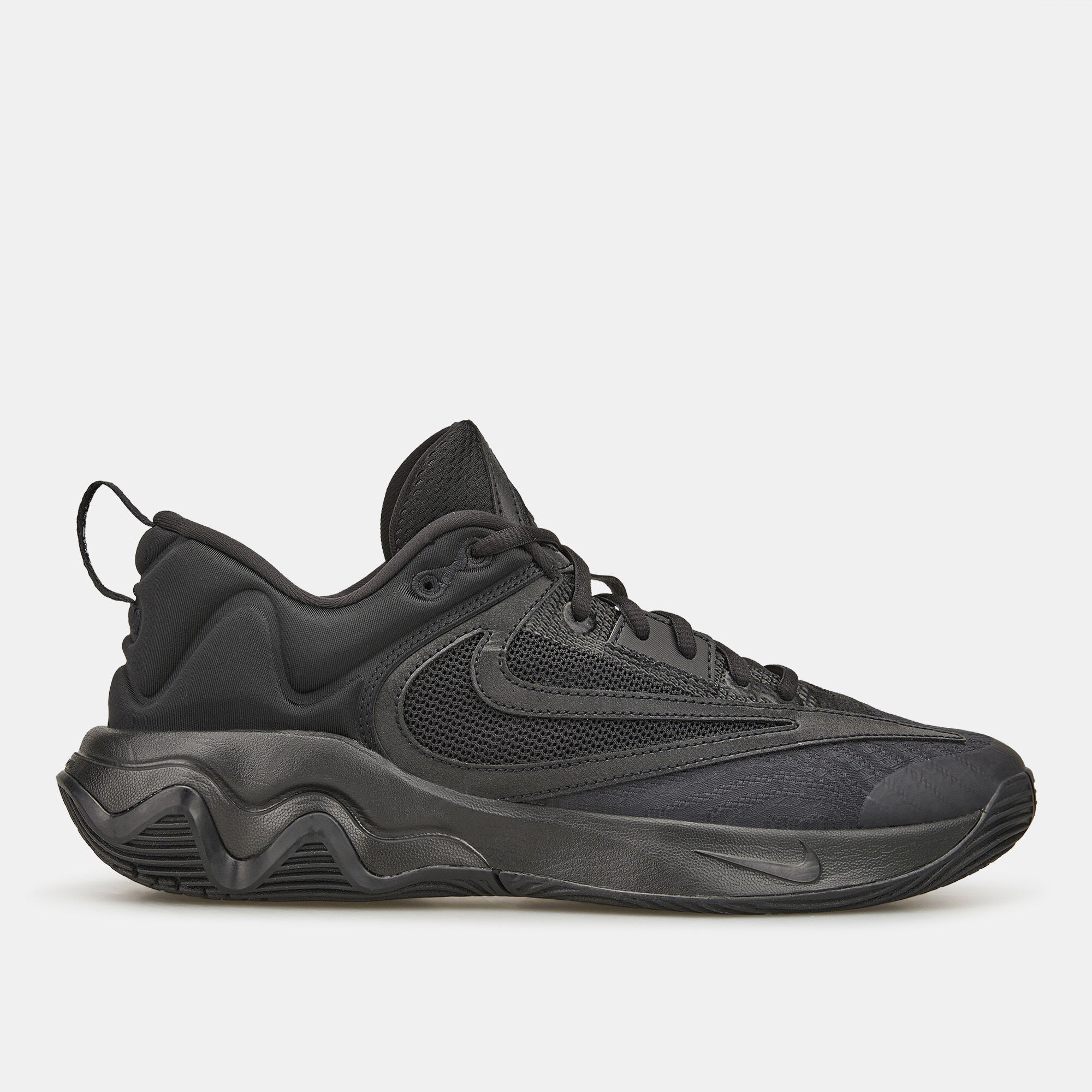 Black hotsell giannis shoes