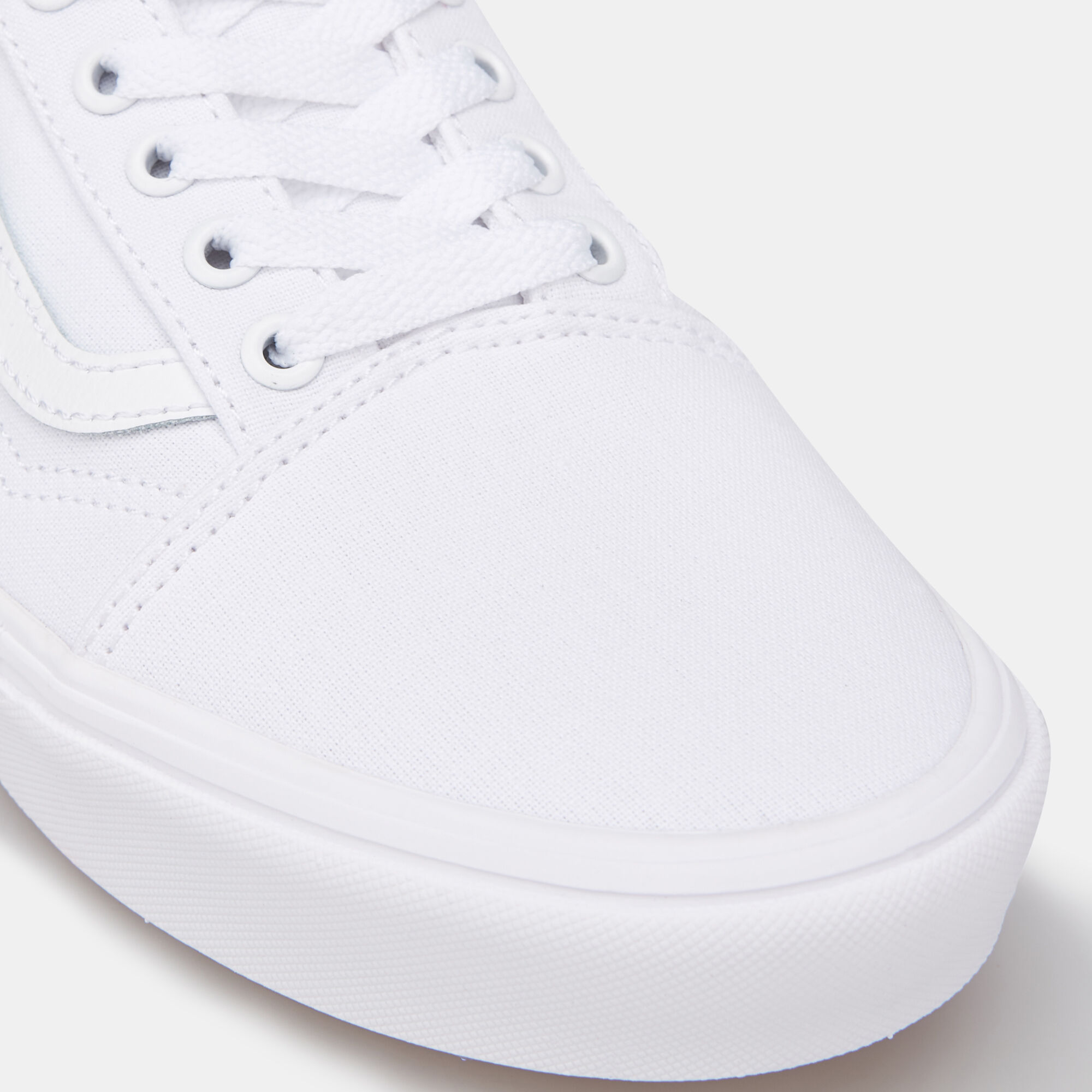 Buy Vans Two Tone ComfyCush Old Skool Unisex Shoe White in Kuwait SSS