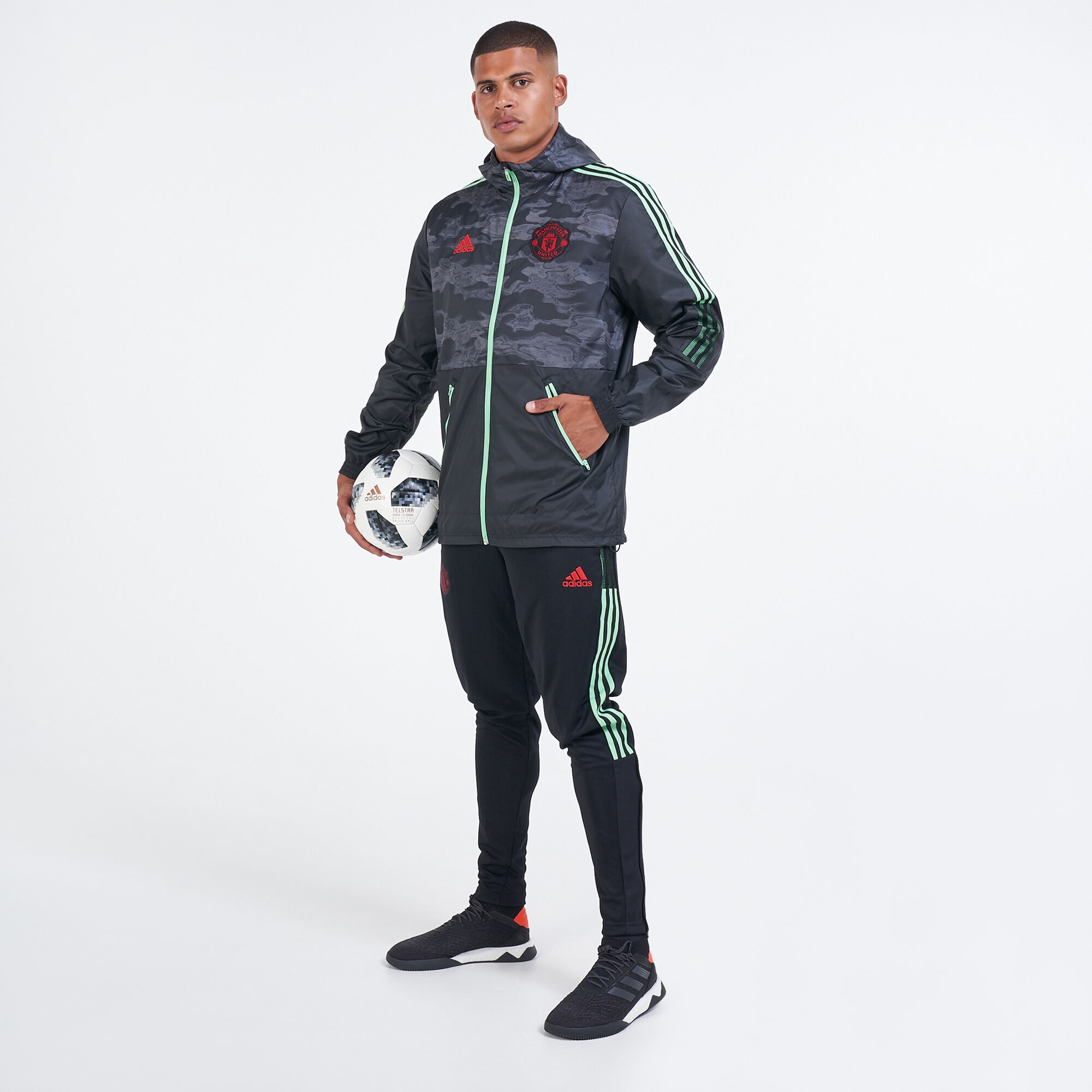 Man utd hotsell windbreaker jacket