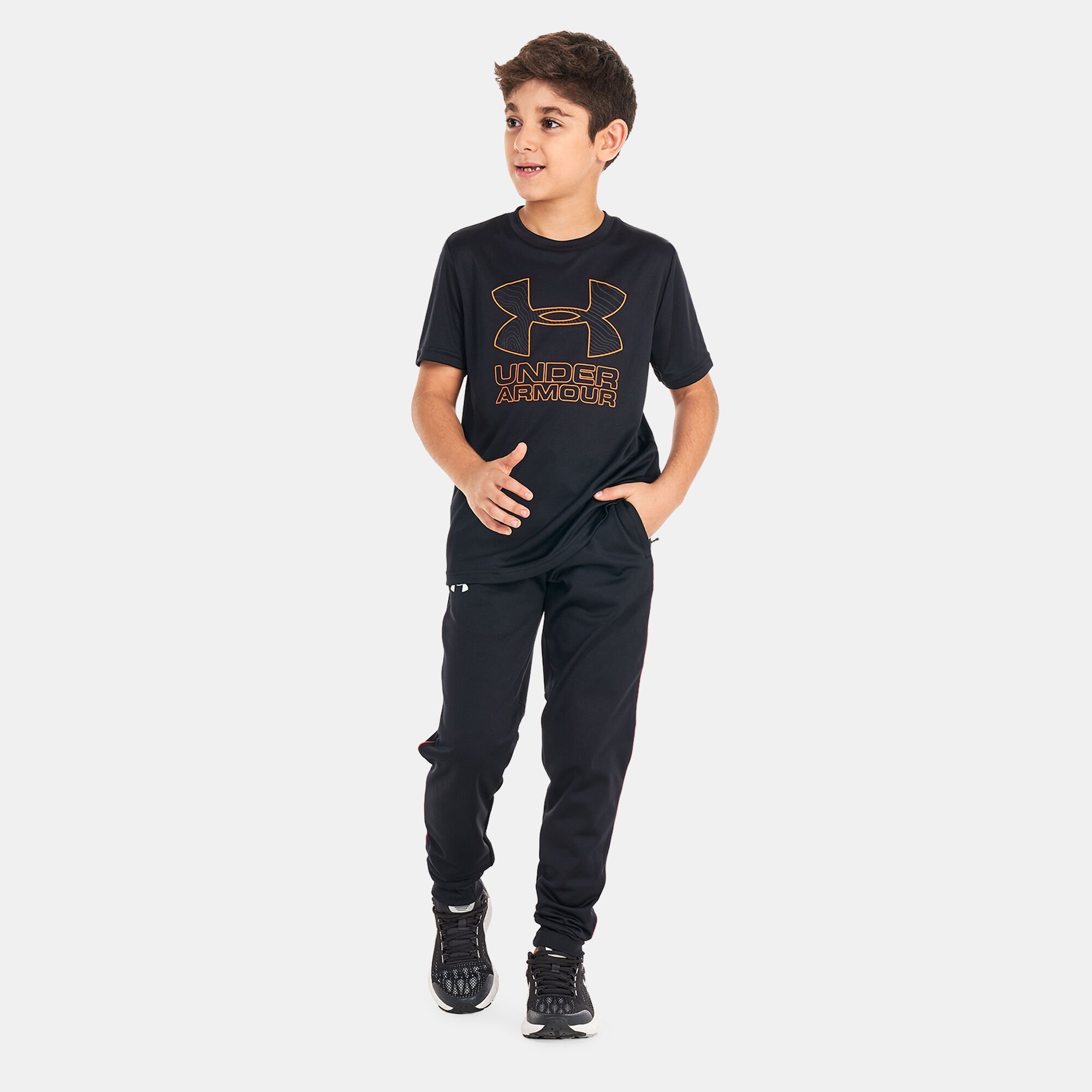 Boys under armour pennant pants top