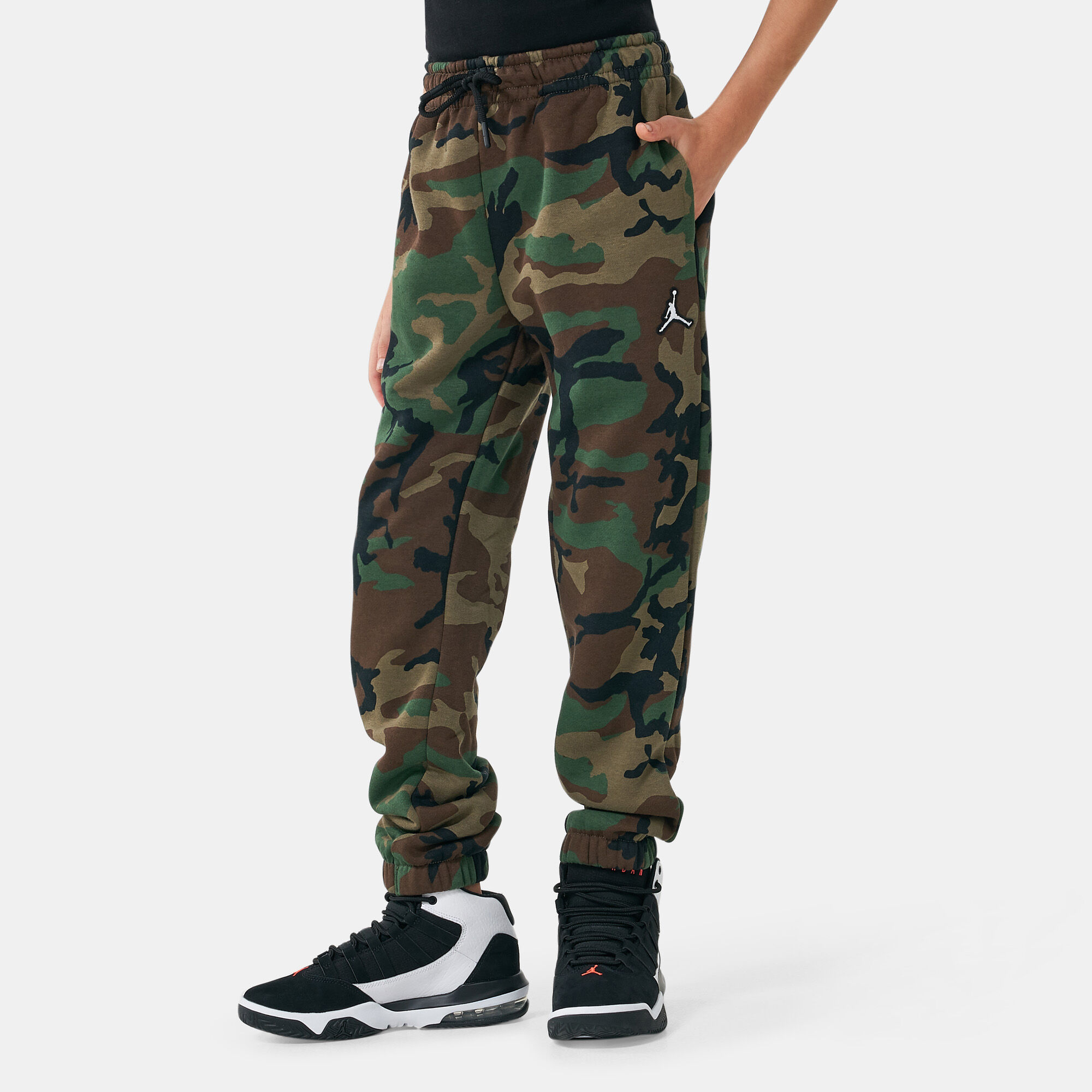 Nike camo sweatpants hot sale