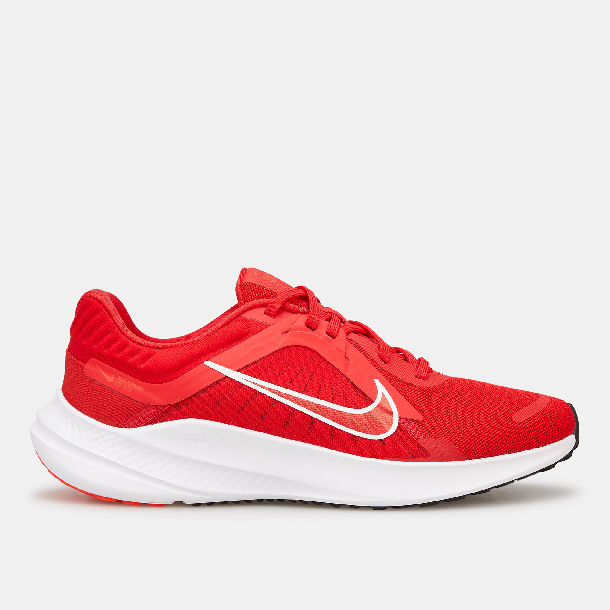 Nike sales quest red