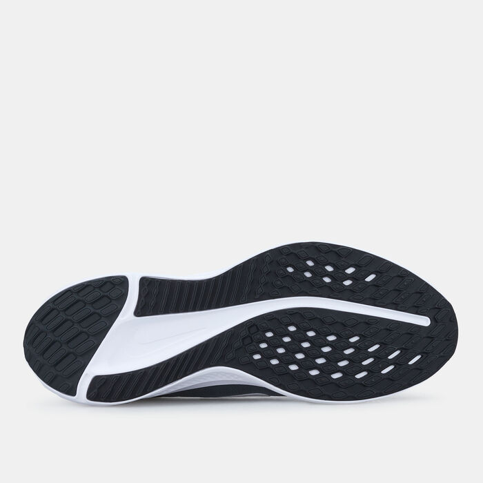 Nike Women's Quest 5 Road Running Shoe Black image number 3