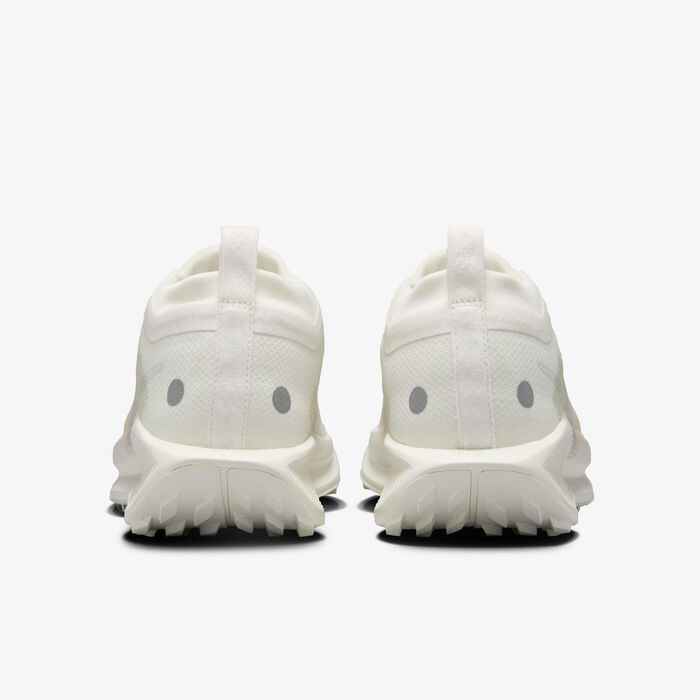 Nike Women's Pegasus Trail 5 GORE-TEX Trail Running Shoes Ivory image number 5