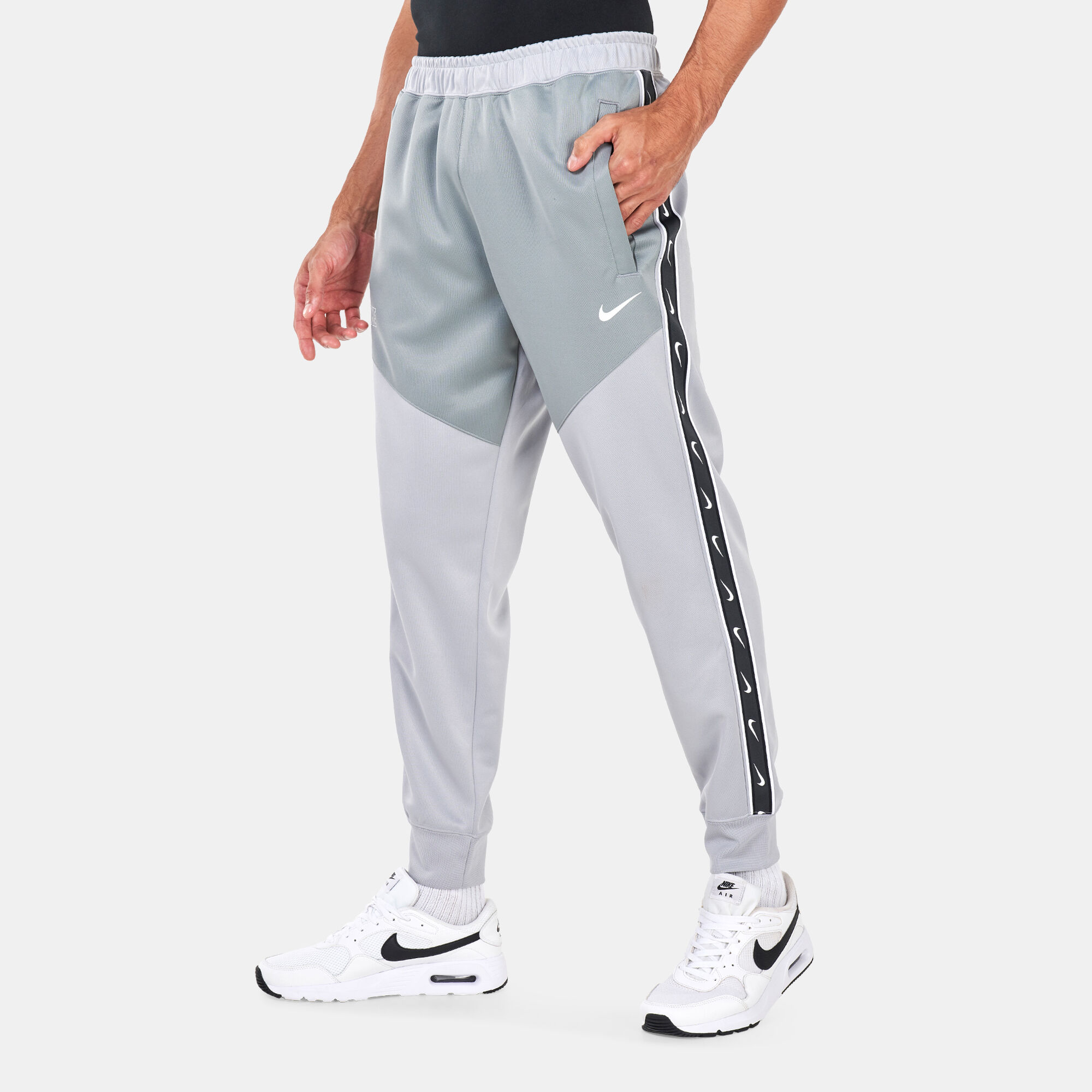 Grey nike repeat joggers best sale