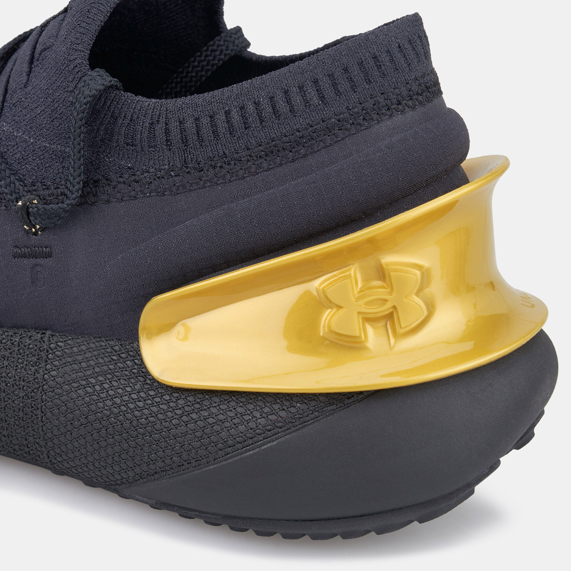 Under armour hovr gold 2025