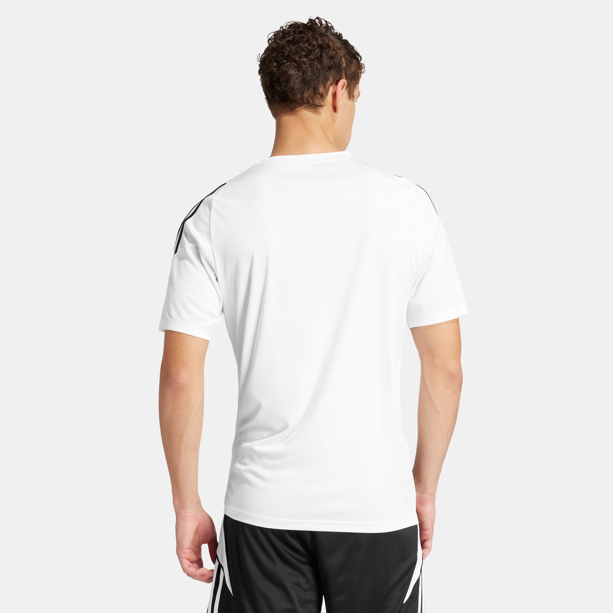 Adidas t shirt store price in qatar
