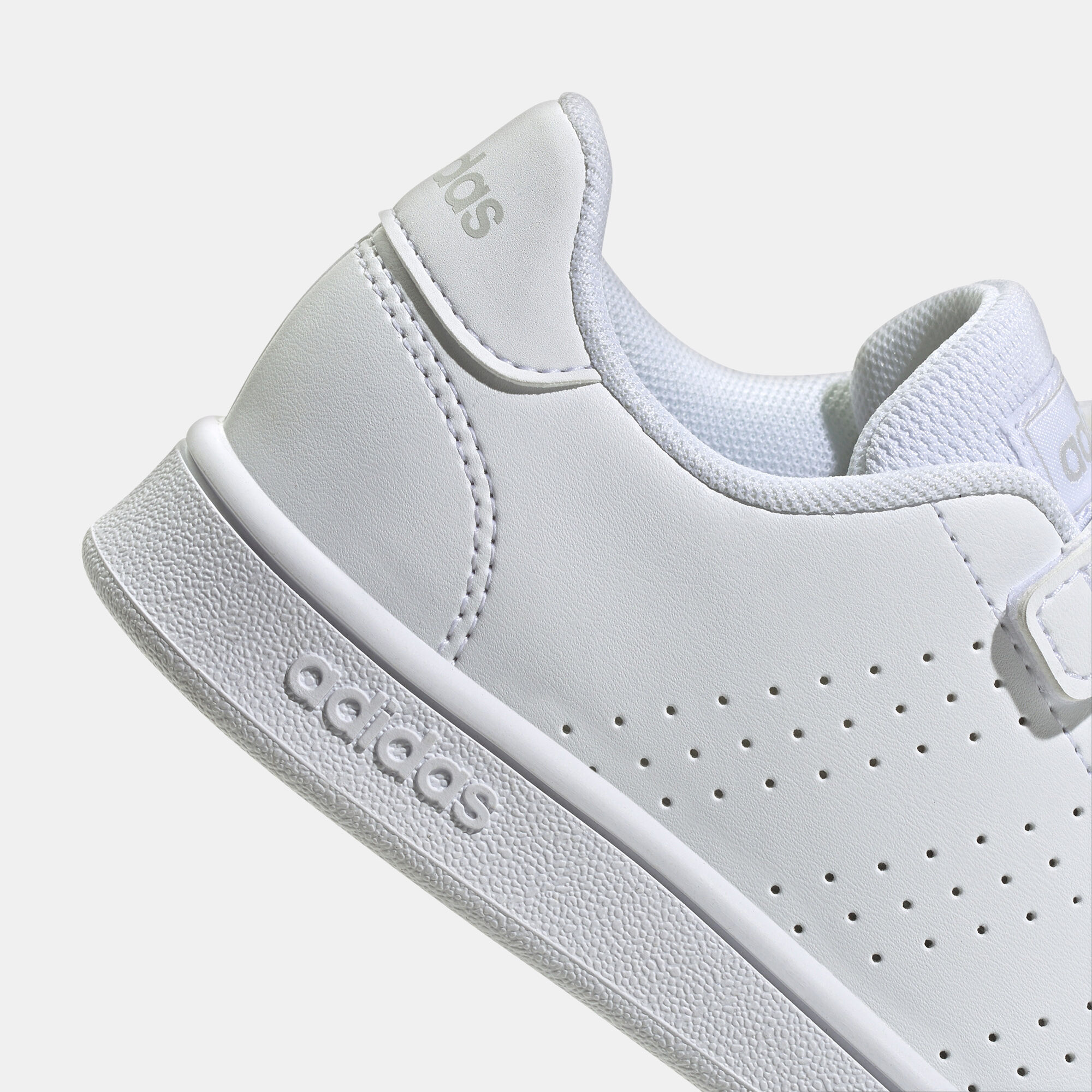 Kids Advantage Court Lifestyle Hook and Loop Shoe White adidas in Kuwait SSS