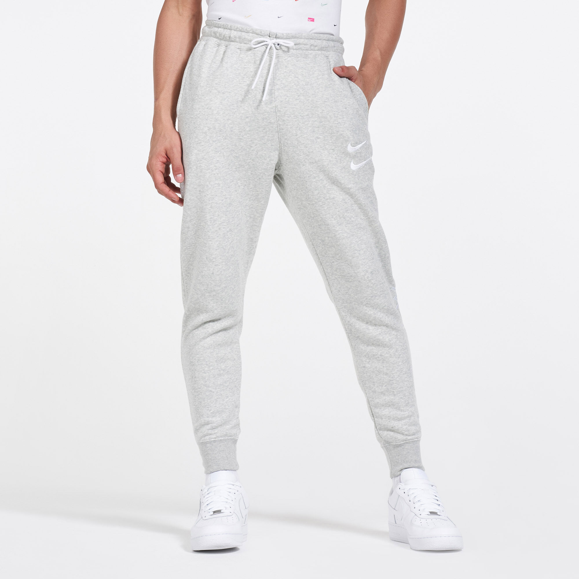 Jogging nike swoosh gris online