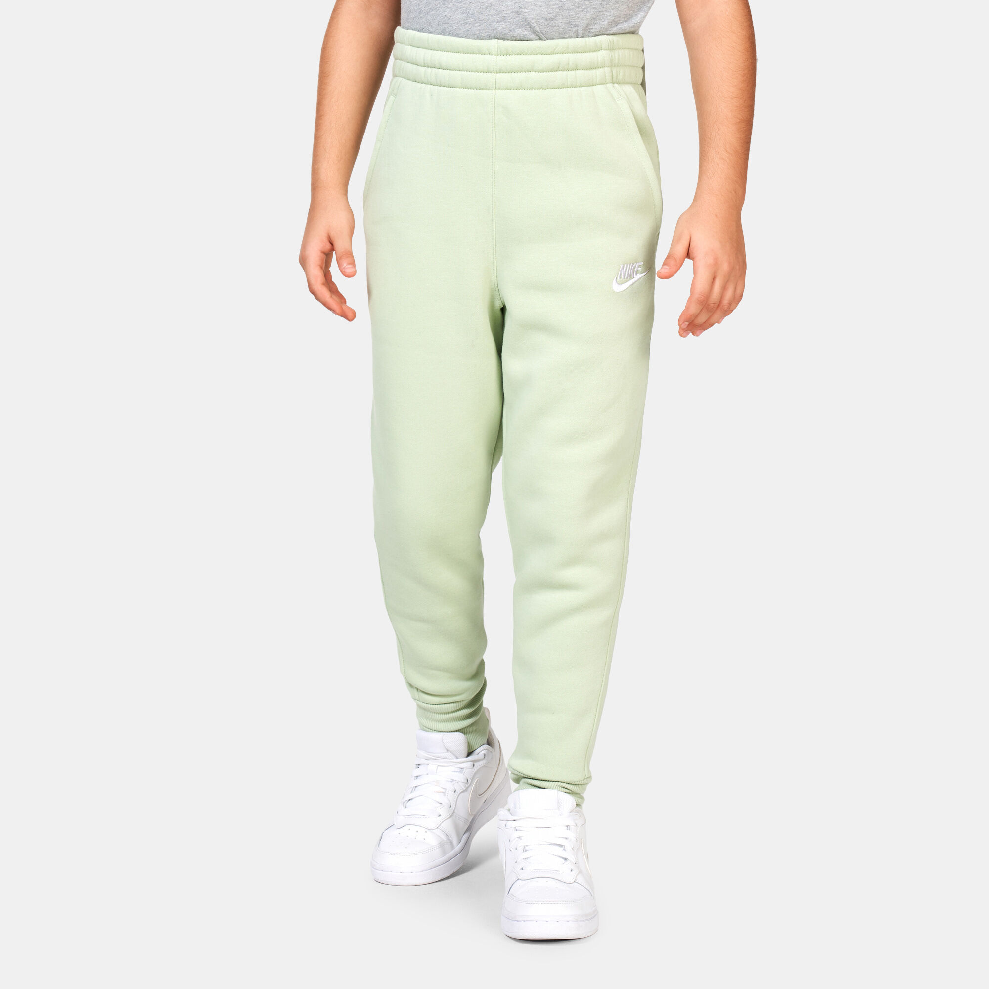 Nike club best sale jogger pistachio frost