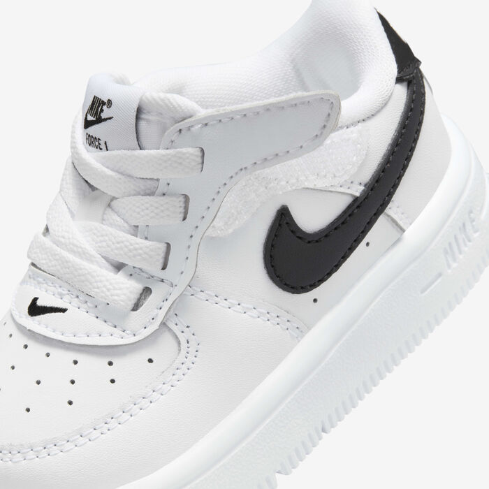 Nike Kids' Force 1 Low EasyOn Shoes White image number 7