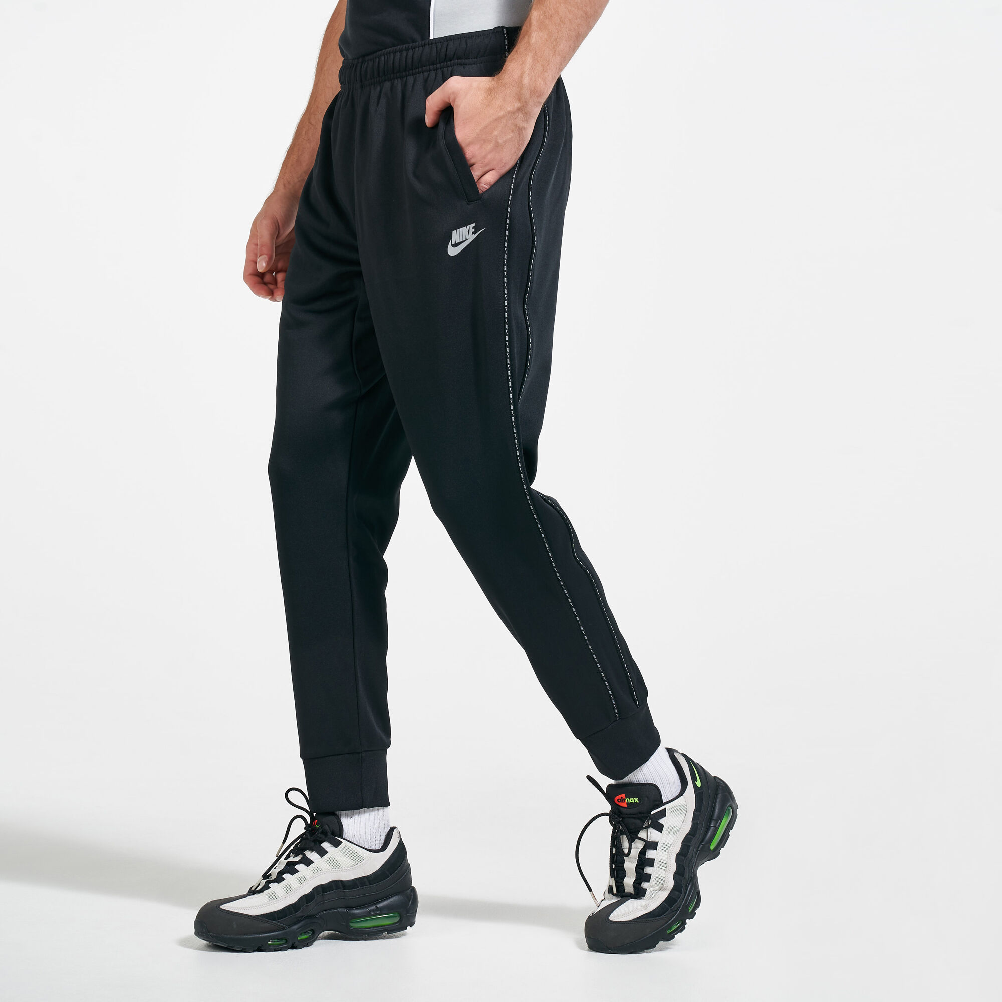 Nike thick sweatpants discount