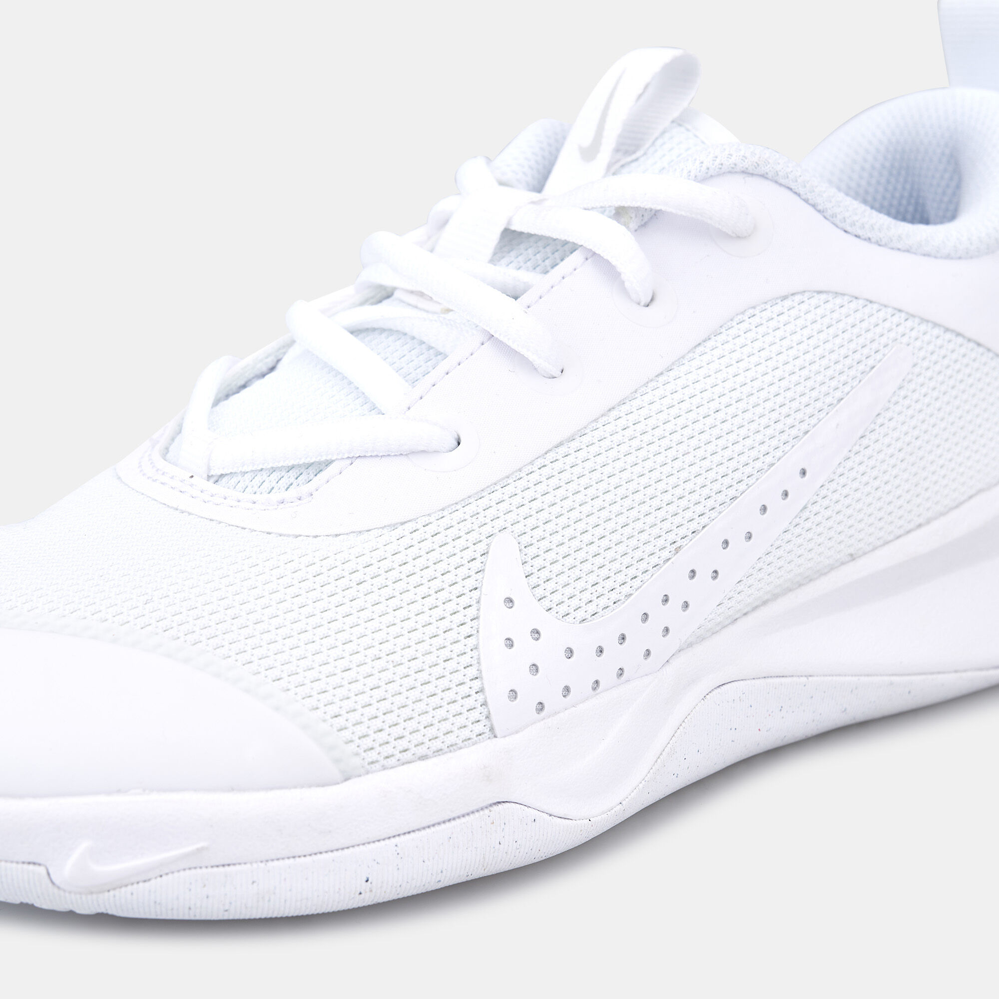 nike indoor court trainers