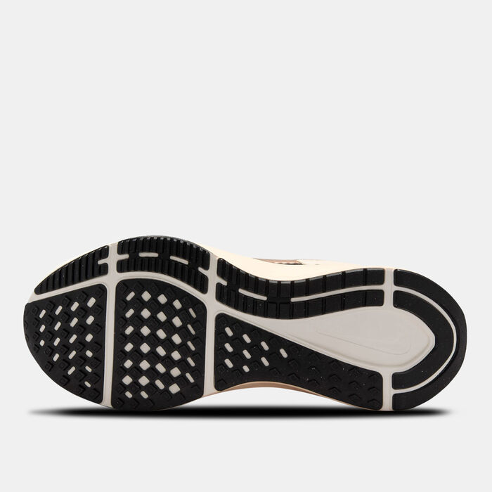 Nike Women's Air Zoom Structure 25 Shoe Black image number 3