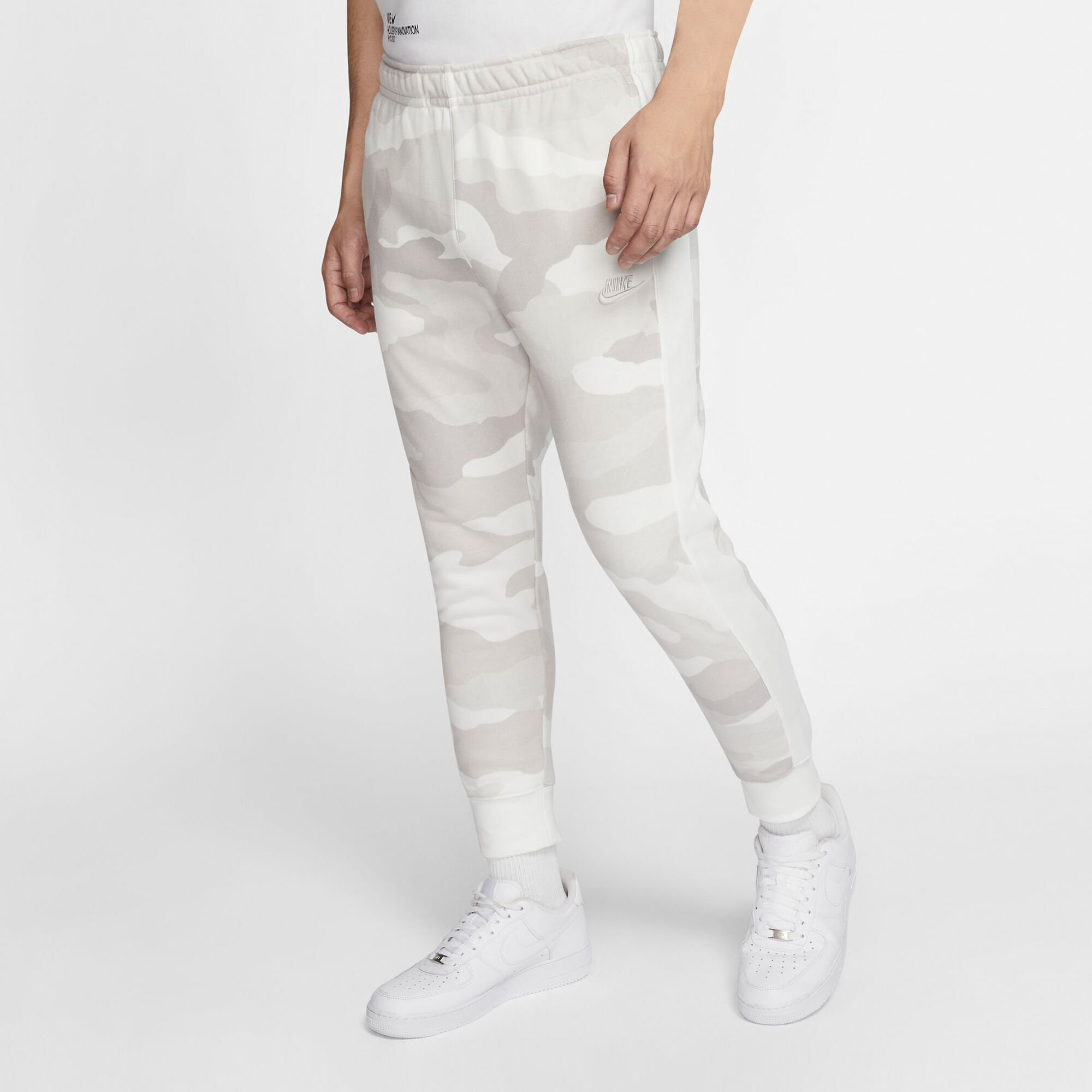 Nike women's hot sale camo joggers