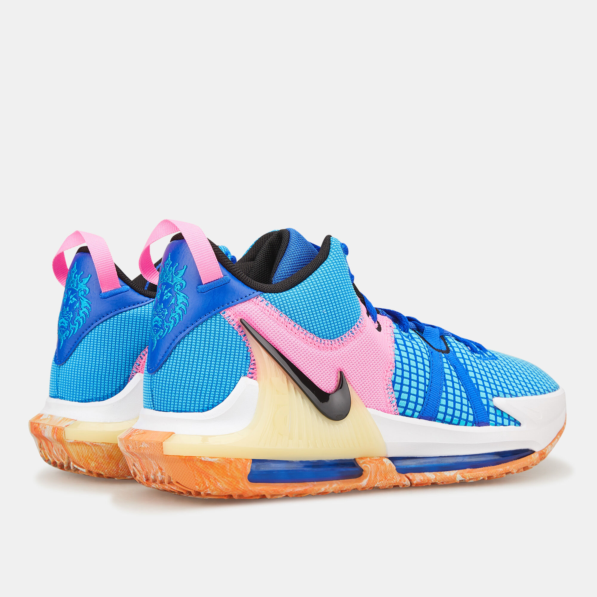Men s LeBron Witness 7 Basketball Shoe