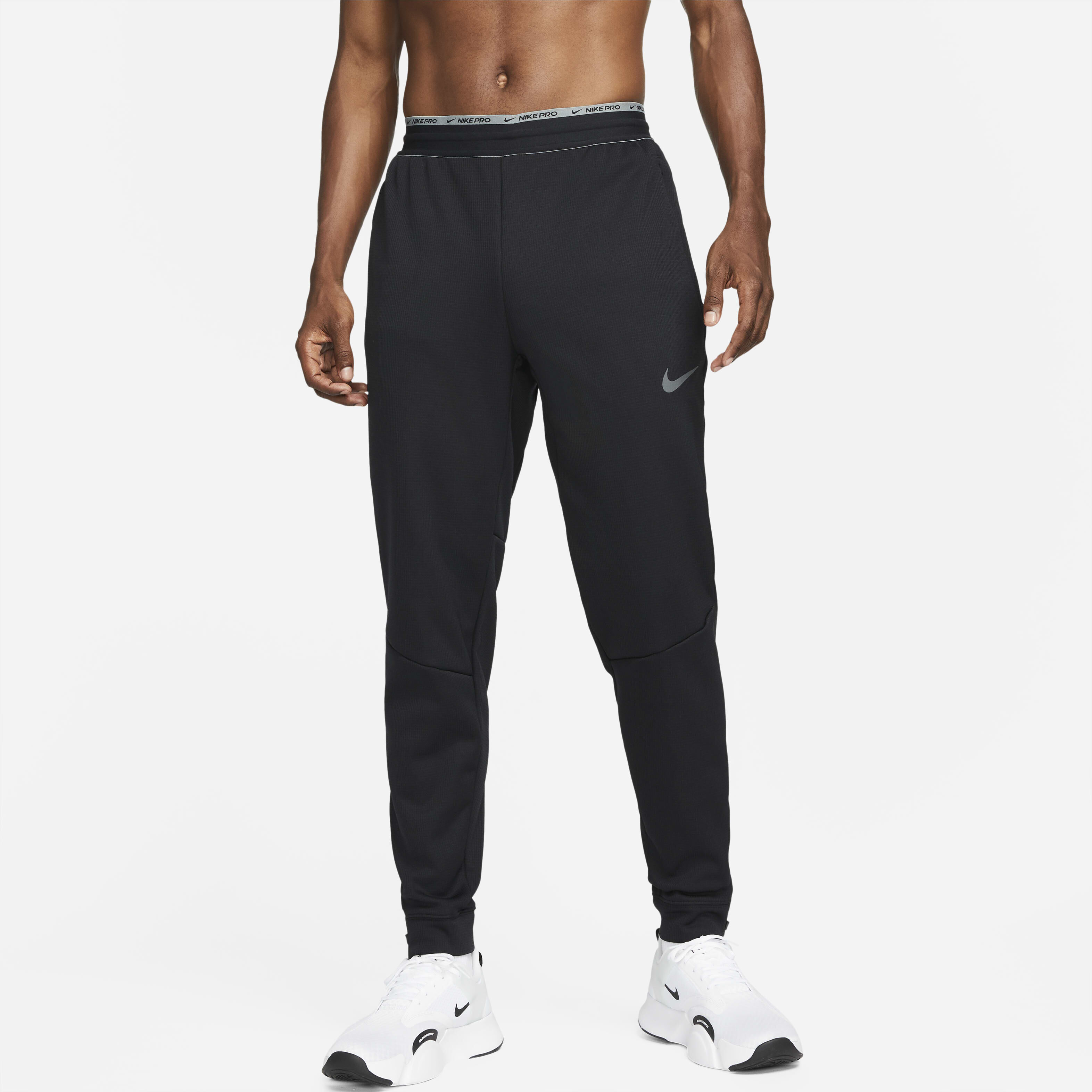 Nike therma sphere trousers deals