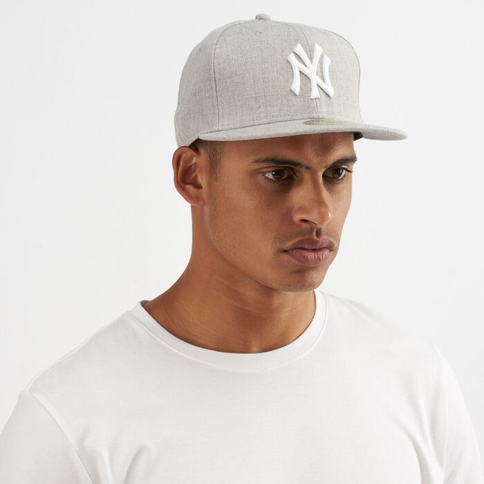 New Era Men’s MLB League Basic New York Yankees 59FIFTY Cap Grey image number 0