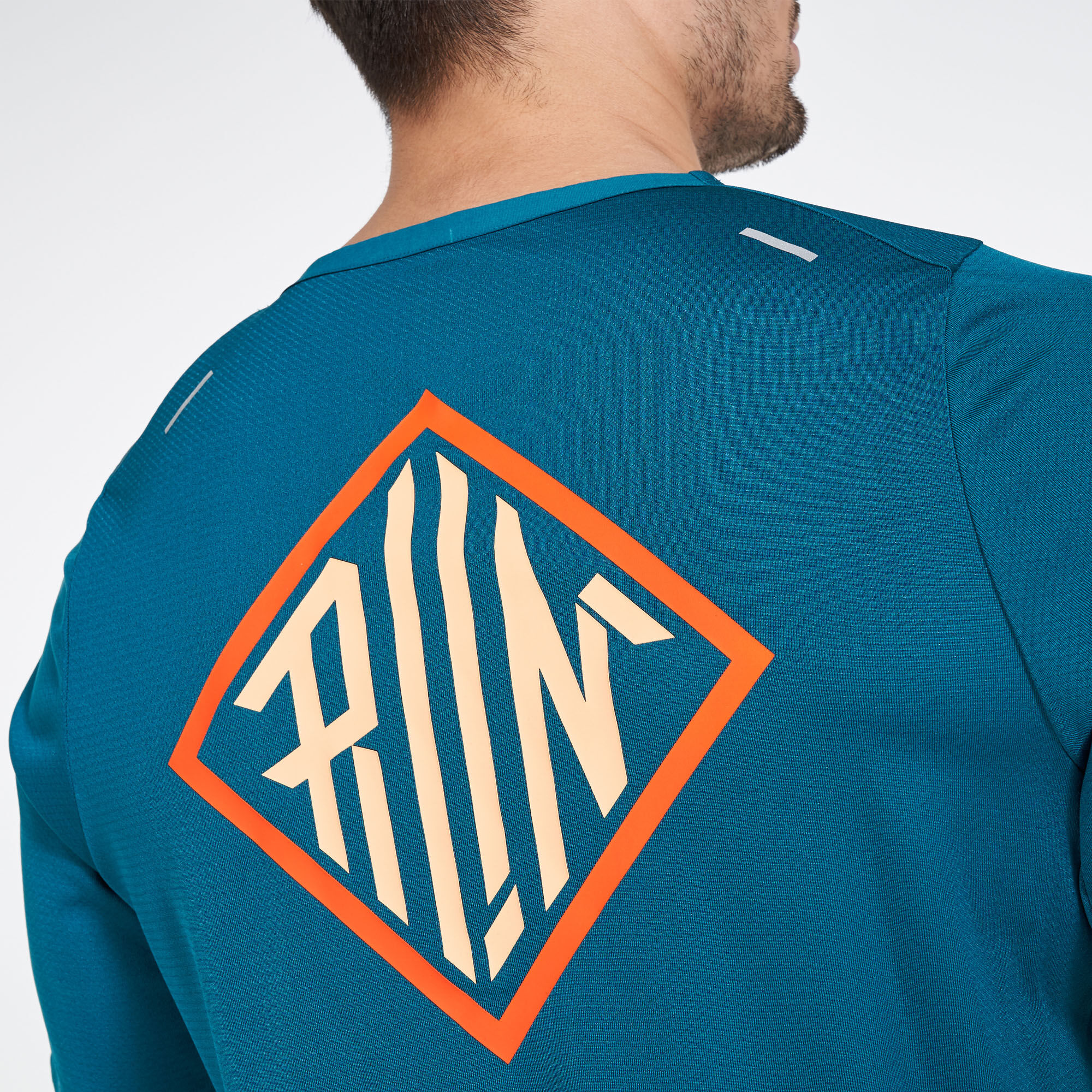 Nike windrunner deals t shirt