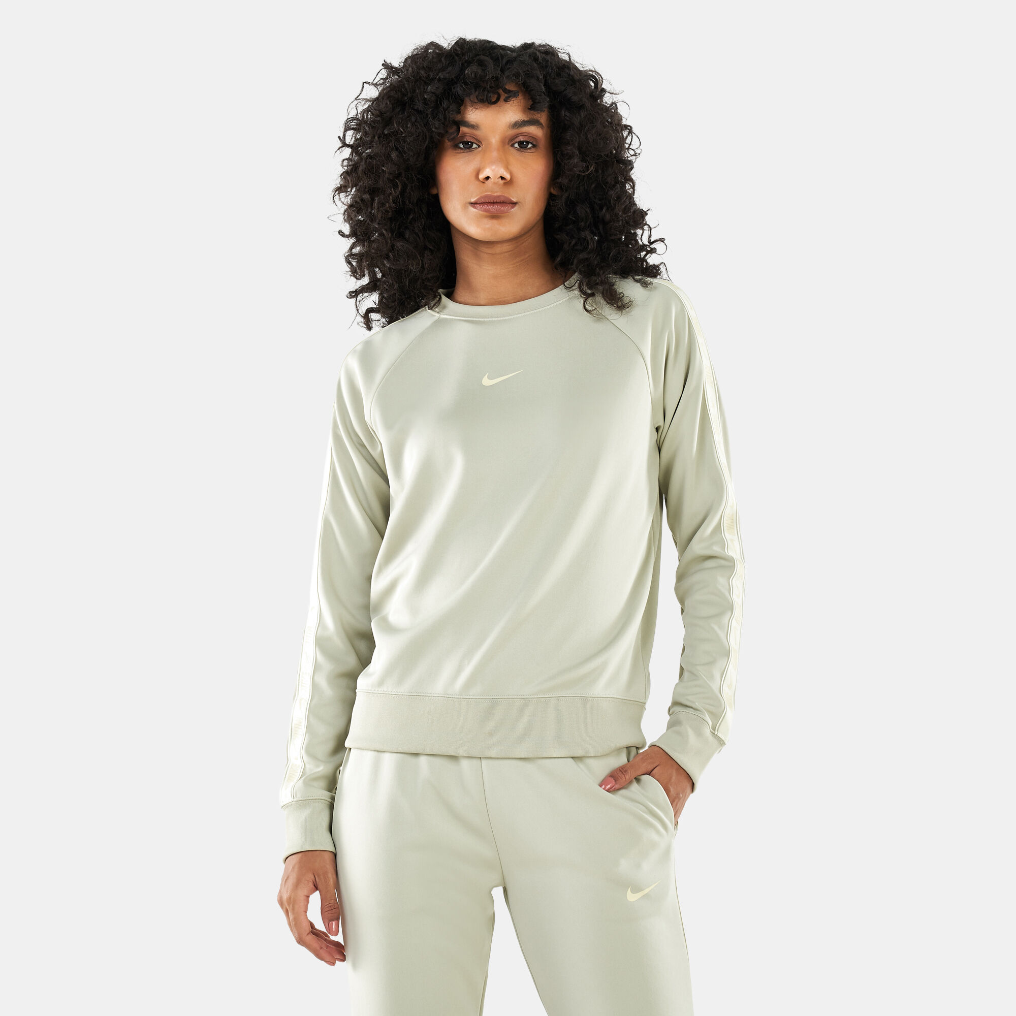 White nike crew neck womens on sale