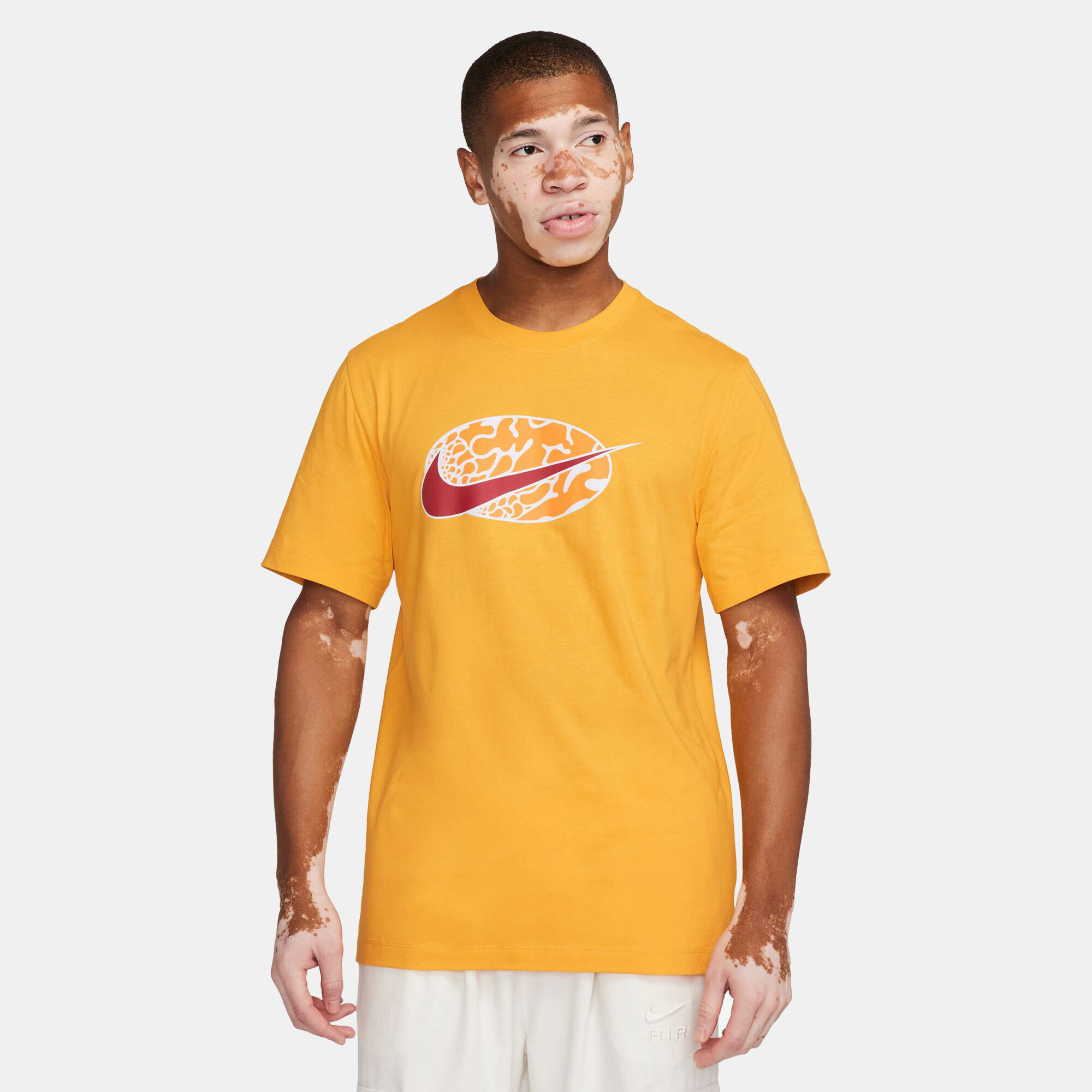 Men s Sportswear T Shirt Yellow Nike in Kuwait SSS