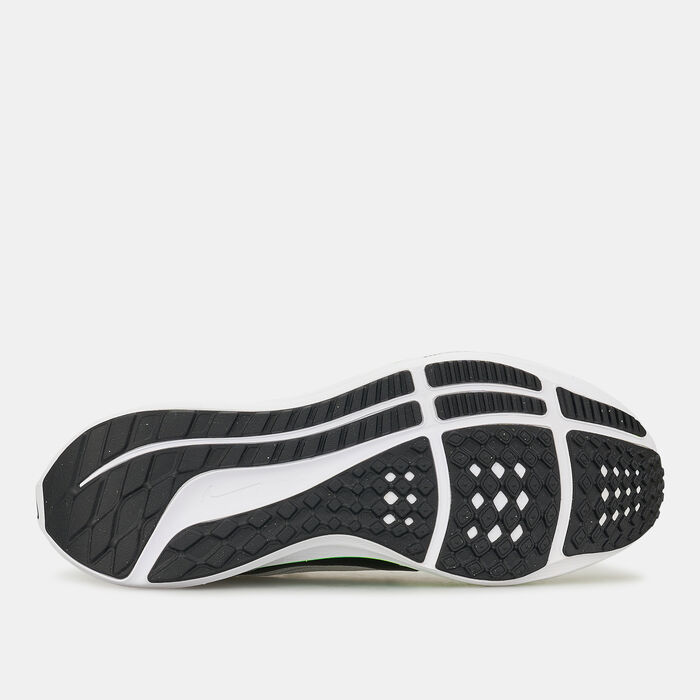 Nike Men's Pegasus 40 Road Running Shoe Ivory image number 4