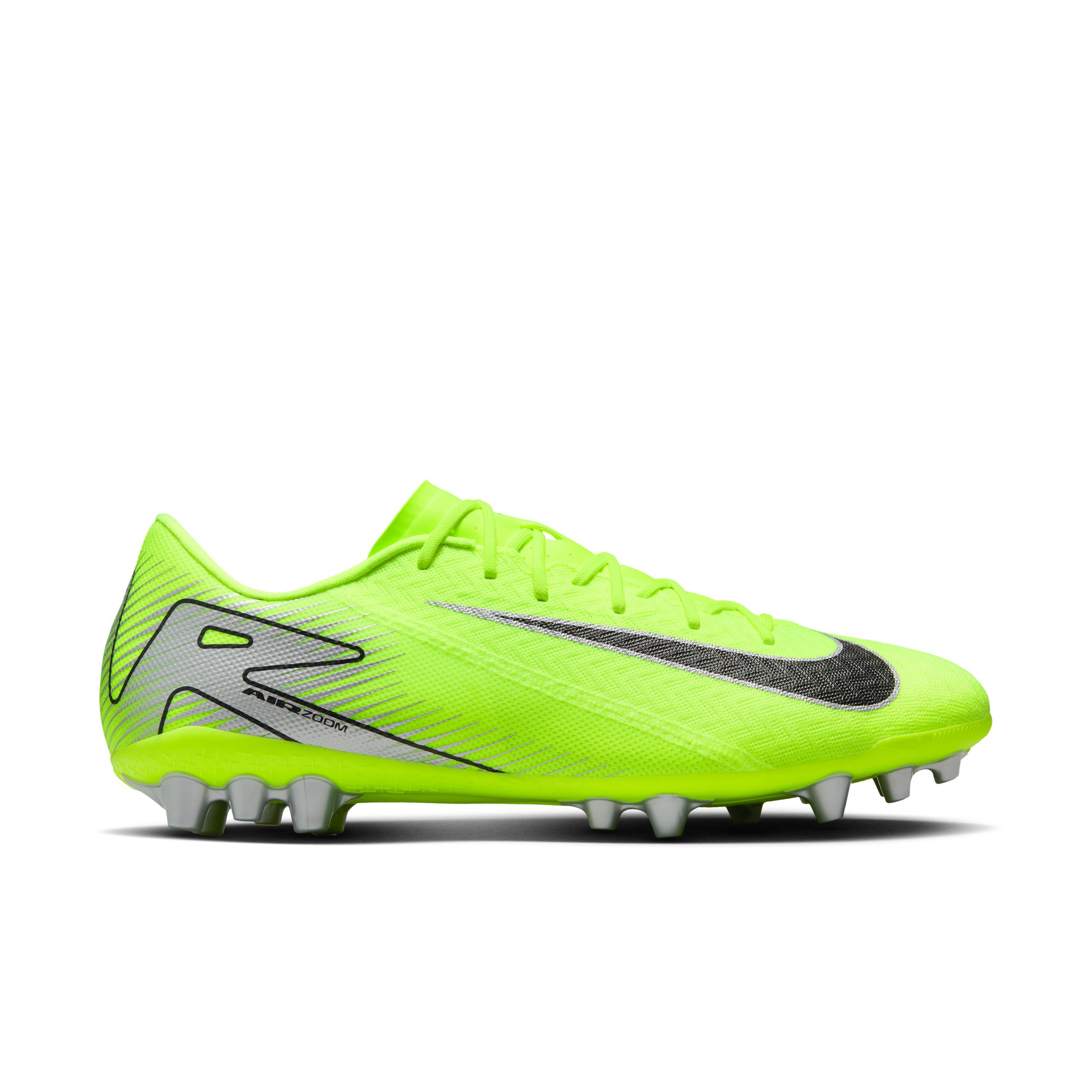 Nike football shoes without studs store