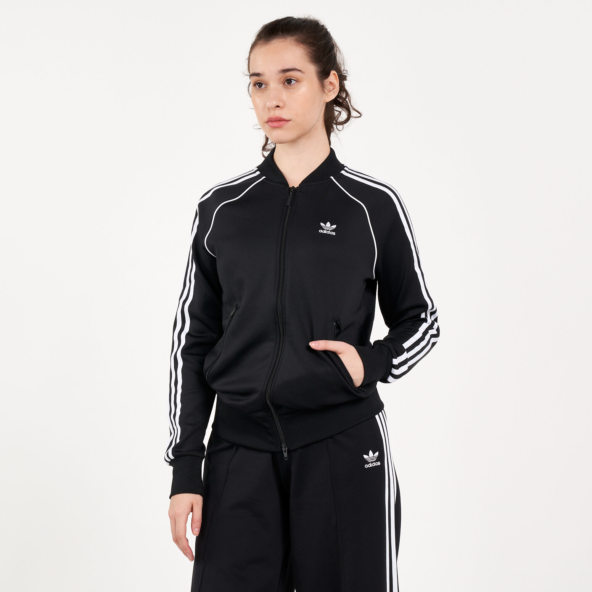 Ce2392 adidas 2025
