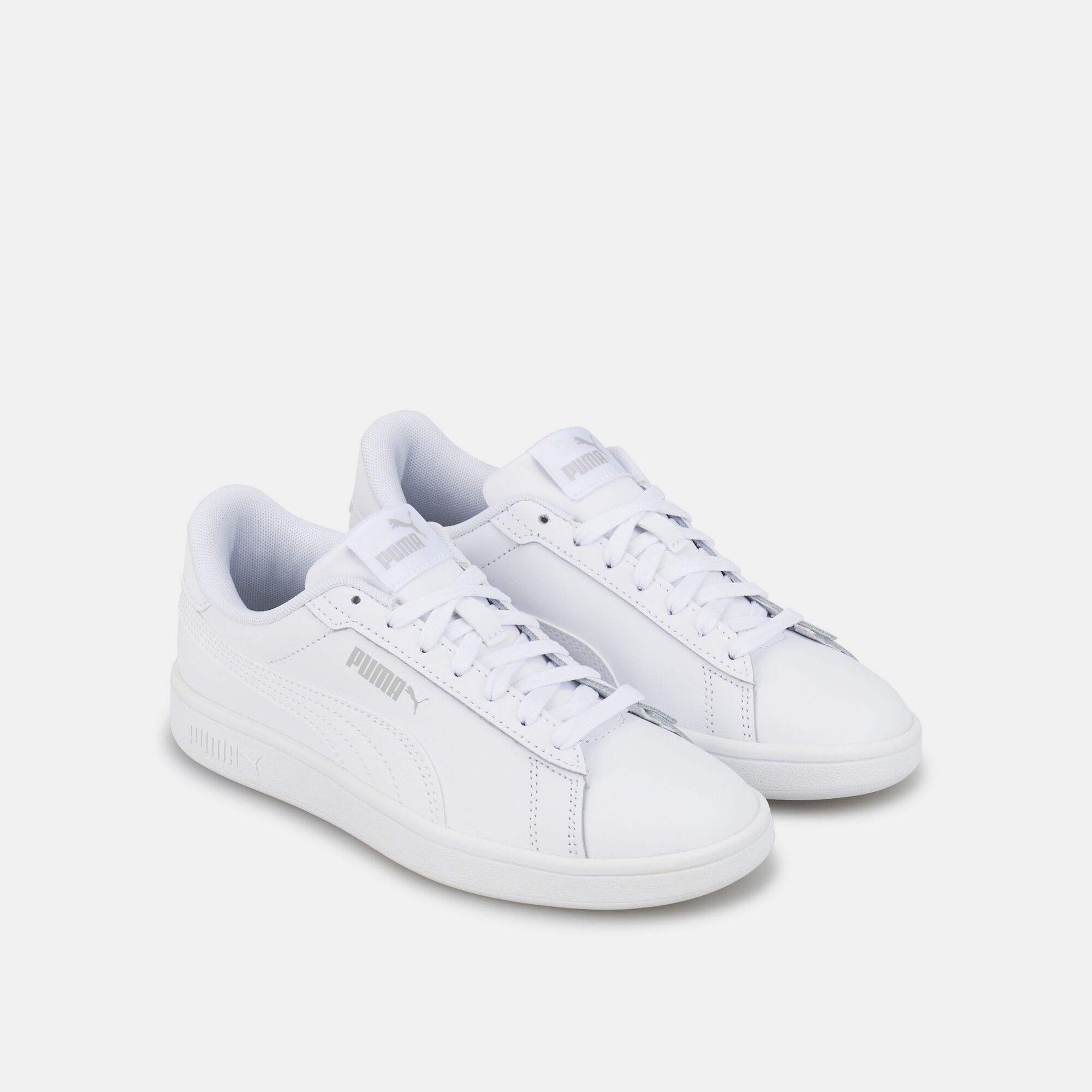 White gym shoes kids 2025