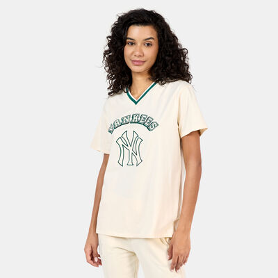 New Era Women's MLB New York Yankees Graphic T-Shirt Beige