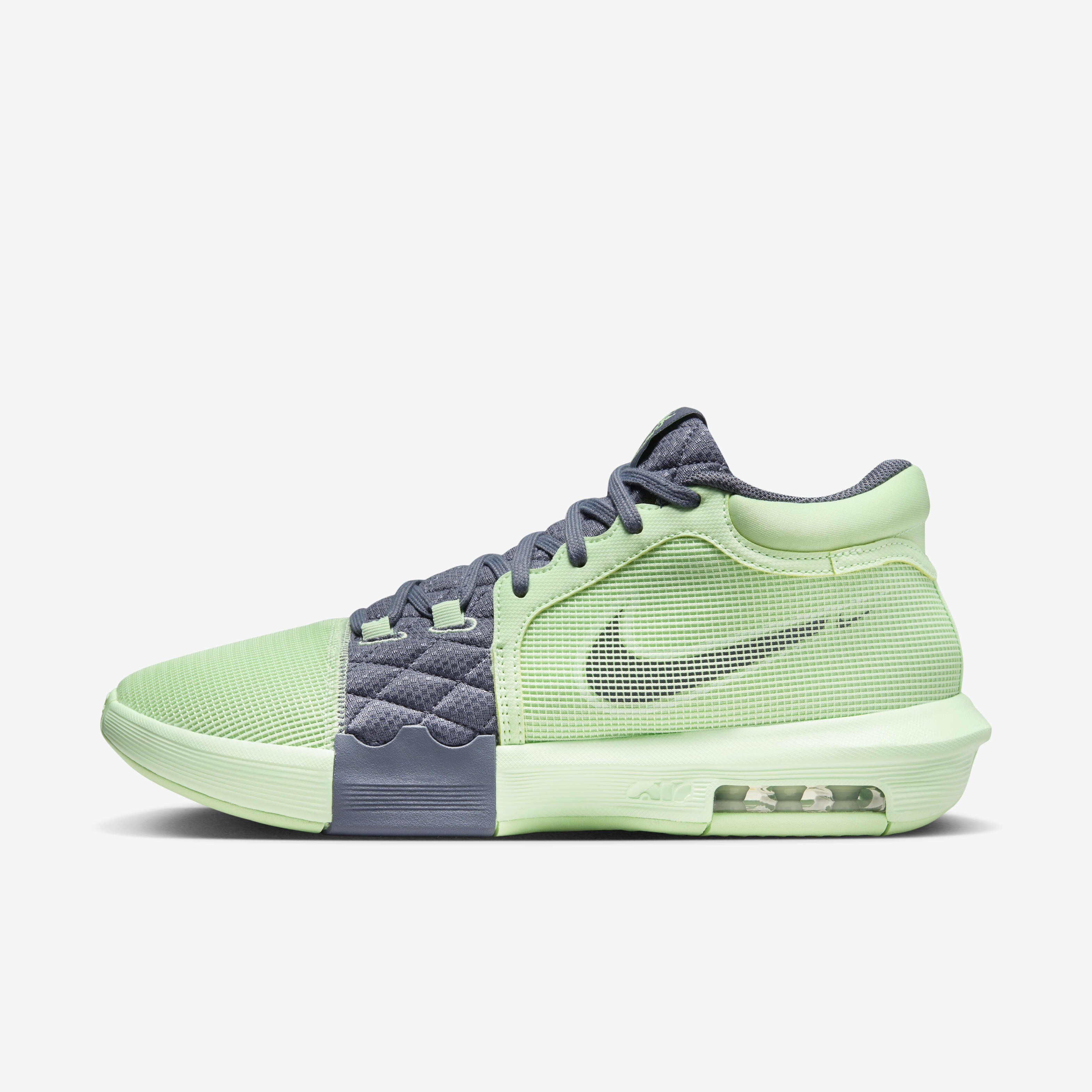 LeBron Witness 8 Basketball Shoes