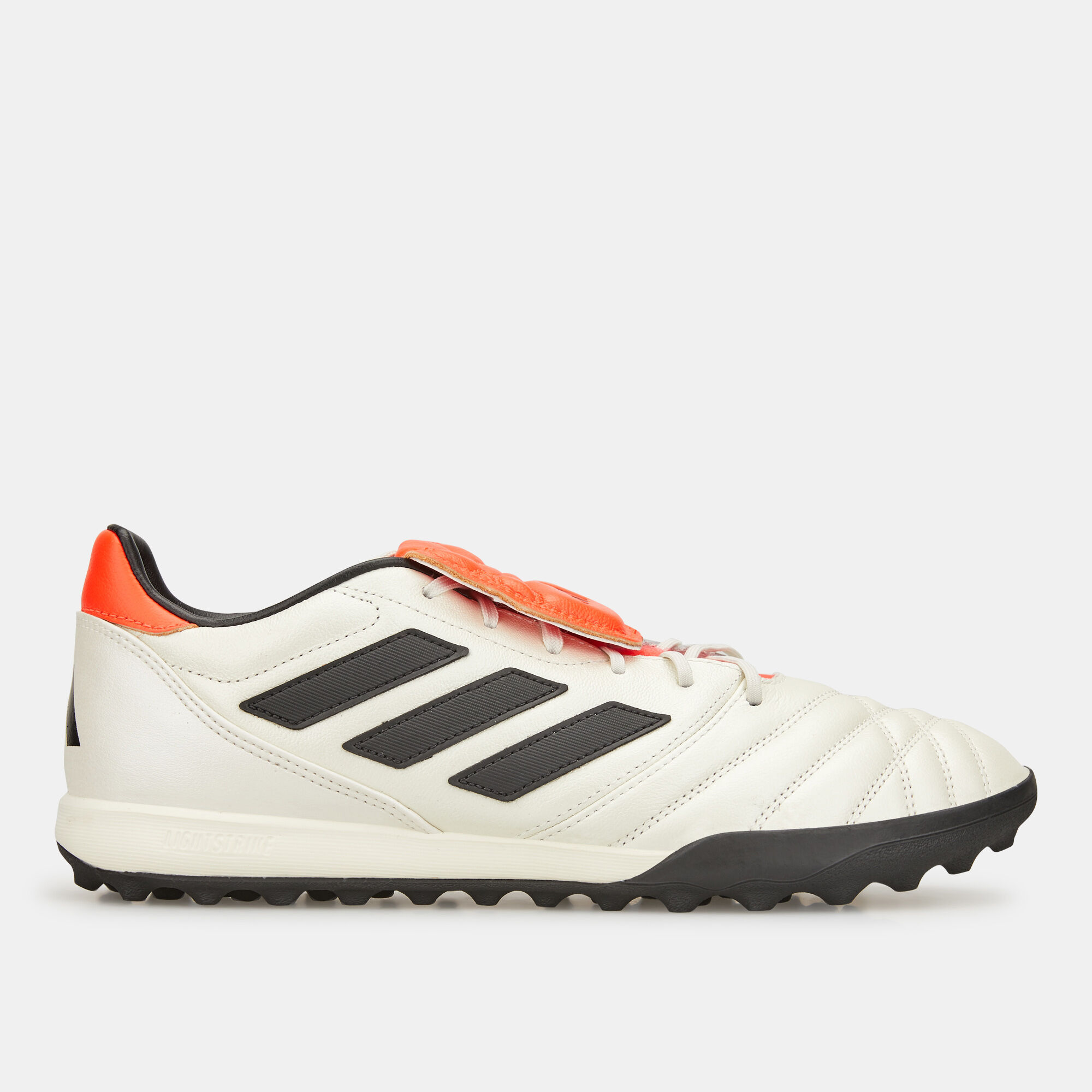 Zapatos de futbol deals under armour precios kuwait