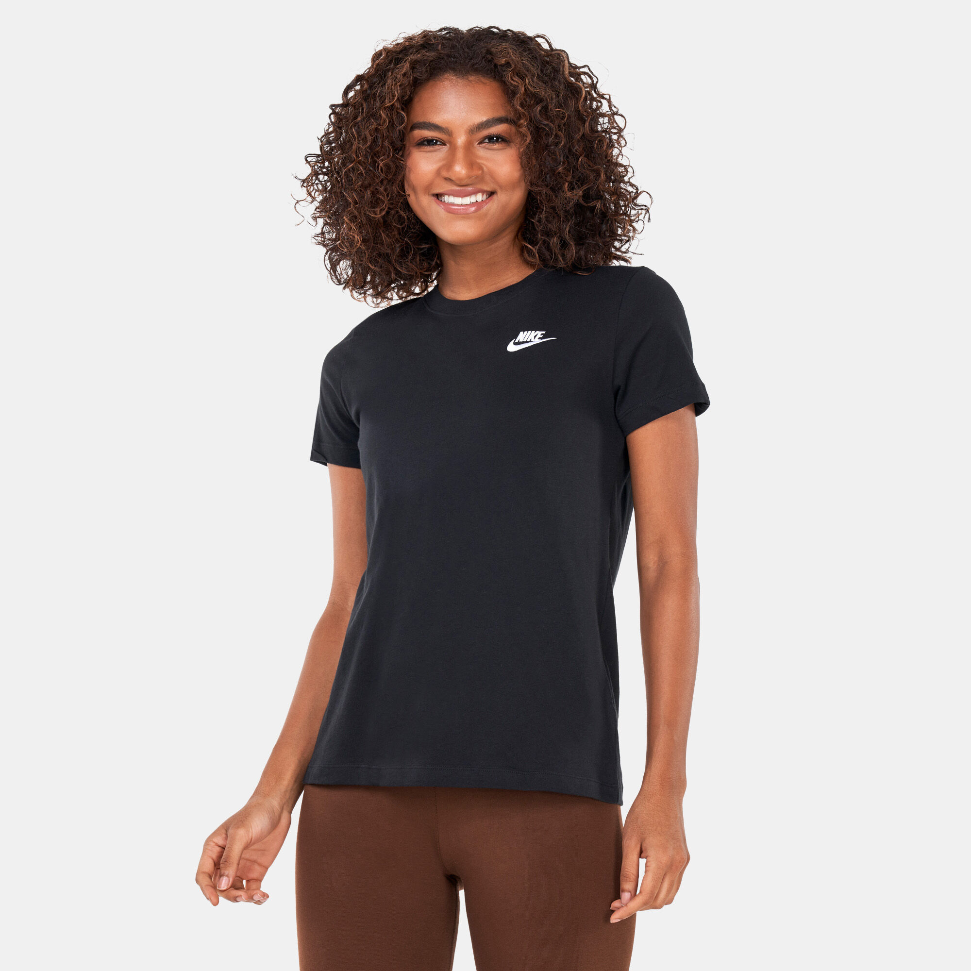 Plain black nike top discount