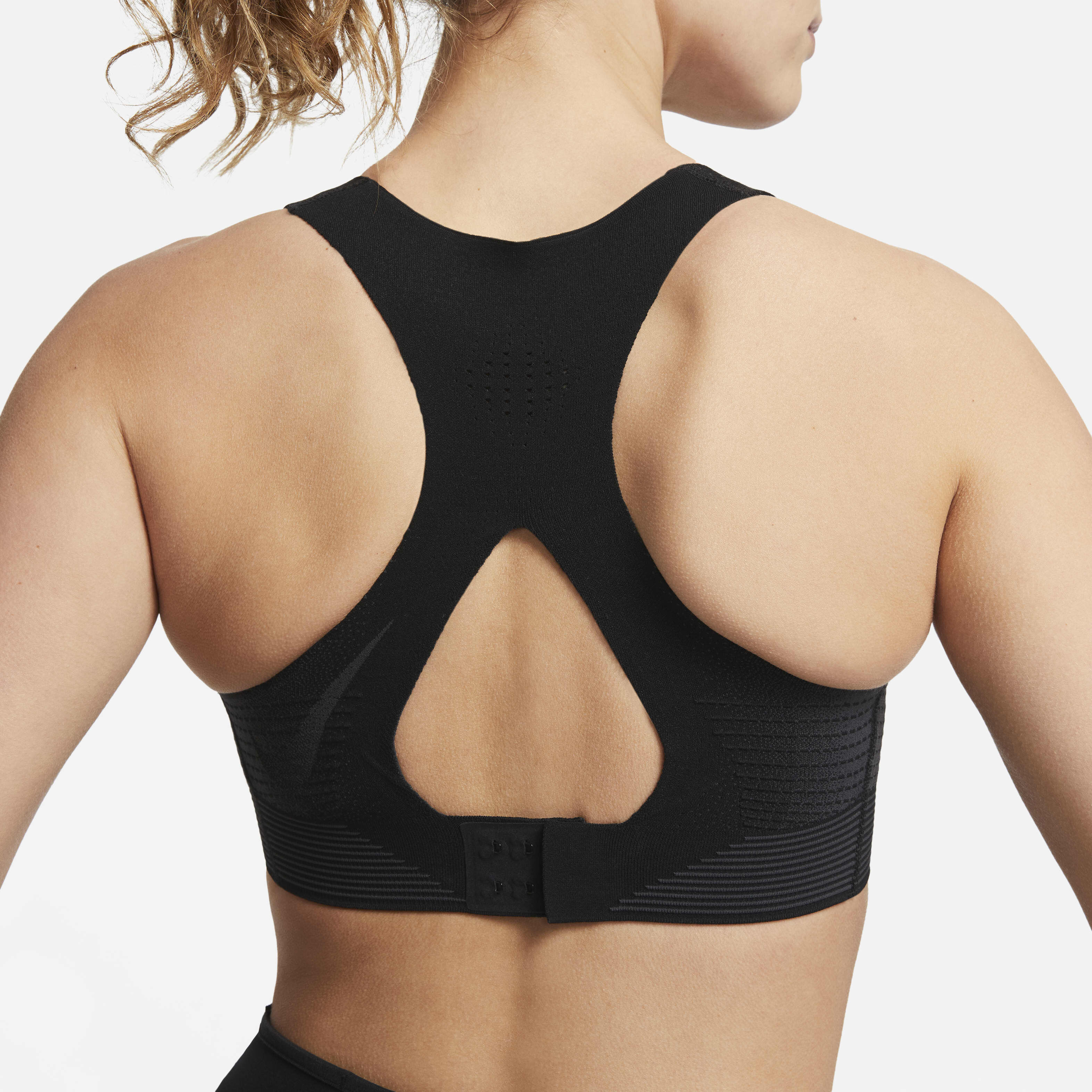 Nike sports bra with clasp online