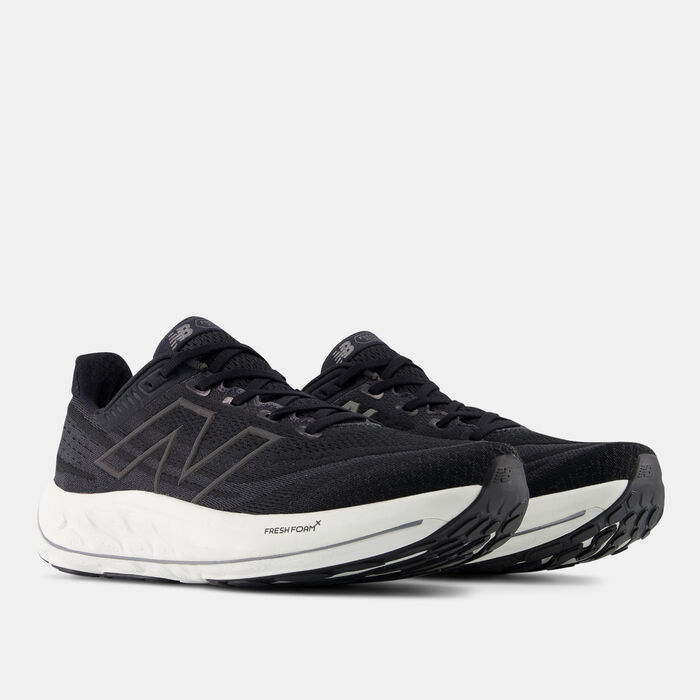 New Balance Men's VONGO Shoe Black image number 1
