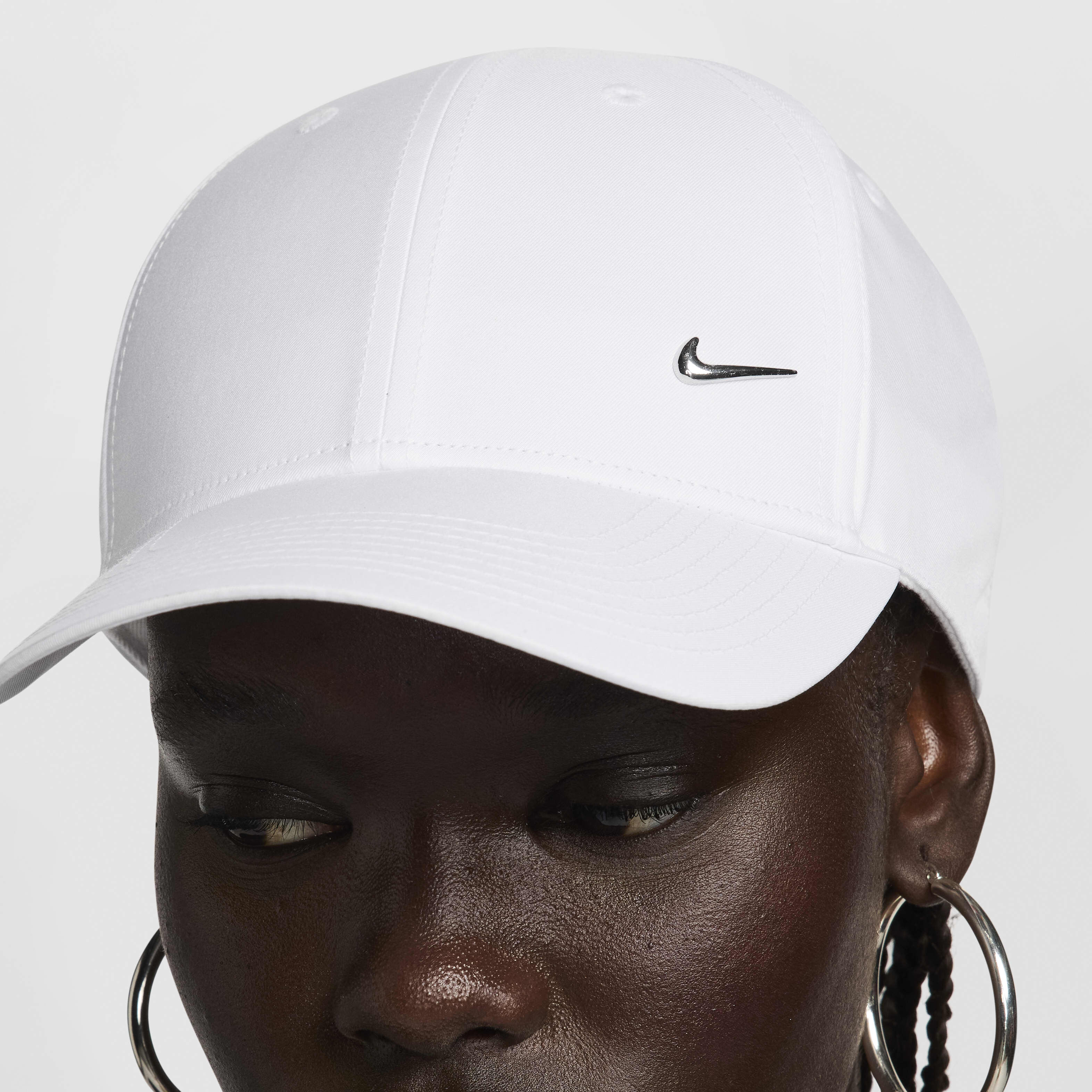 White nike baseball cap womens online