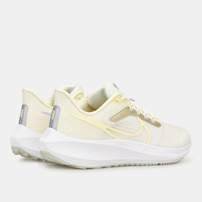 Nike Women's Air Zoom Pegasus 39 Shoe Ivory image number 2