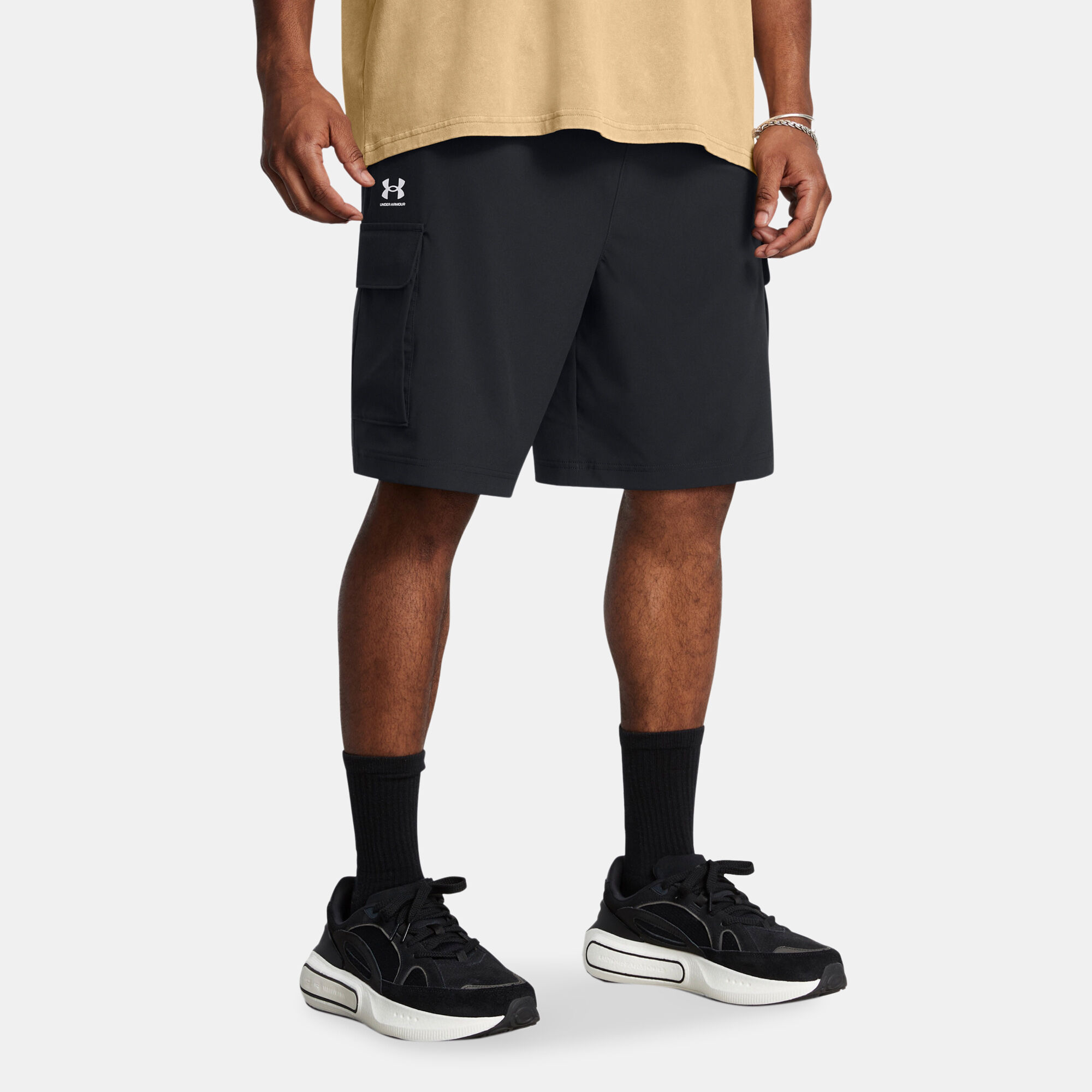 Men s Vibe Woven Training Cargo Shorts Black Under Armour in Kuwait SSS