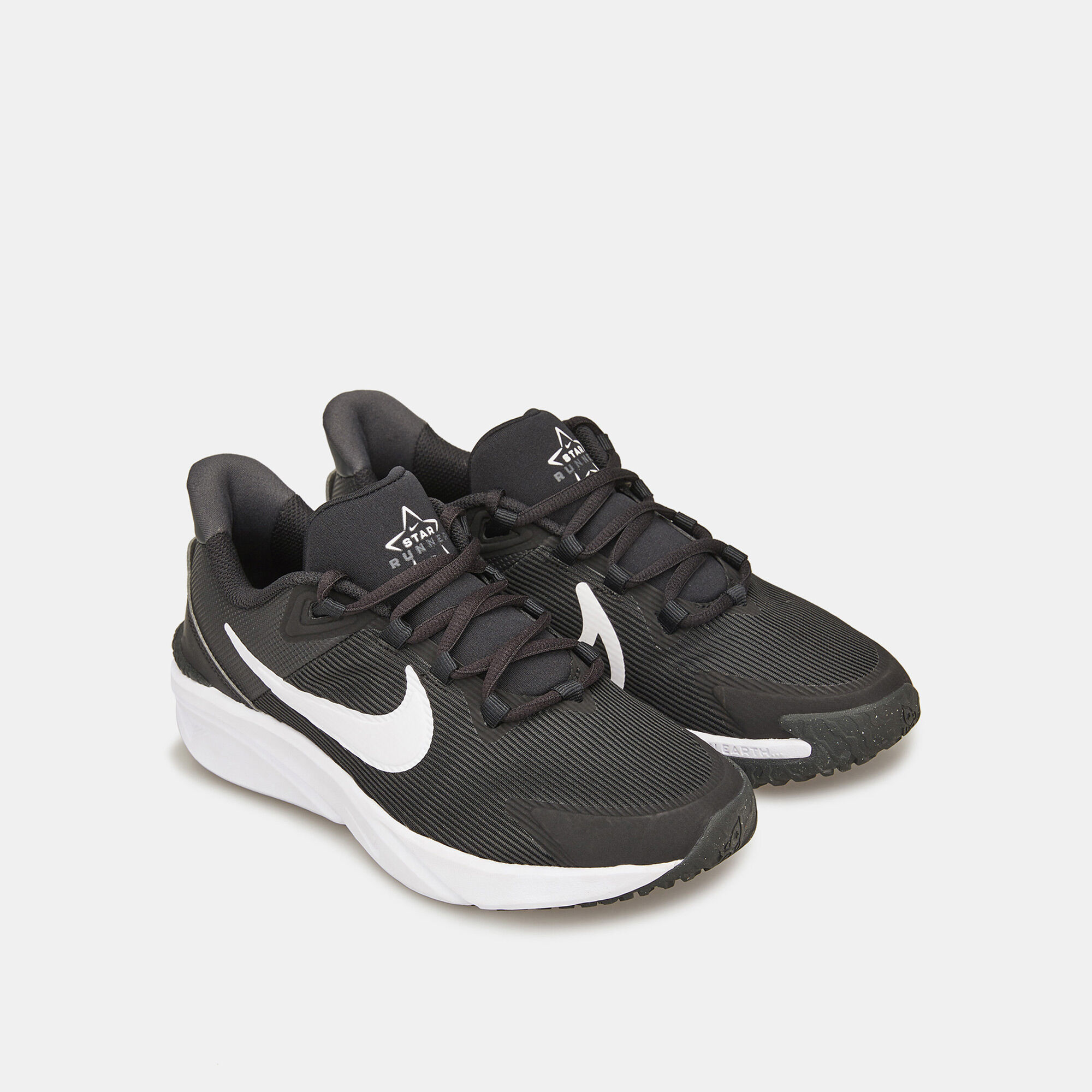 Kids Start Runner 4 Shoes Older Kids Black Nike in Kuwait SSS